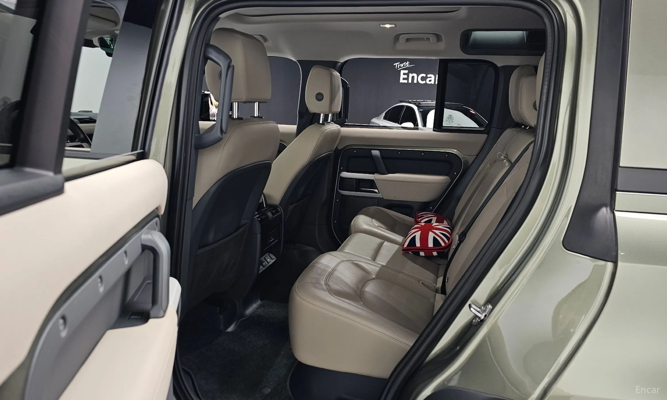 Land Rover Defender (L663) превью 11