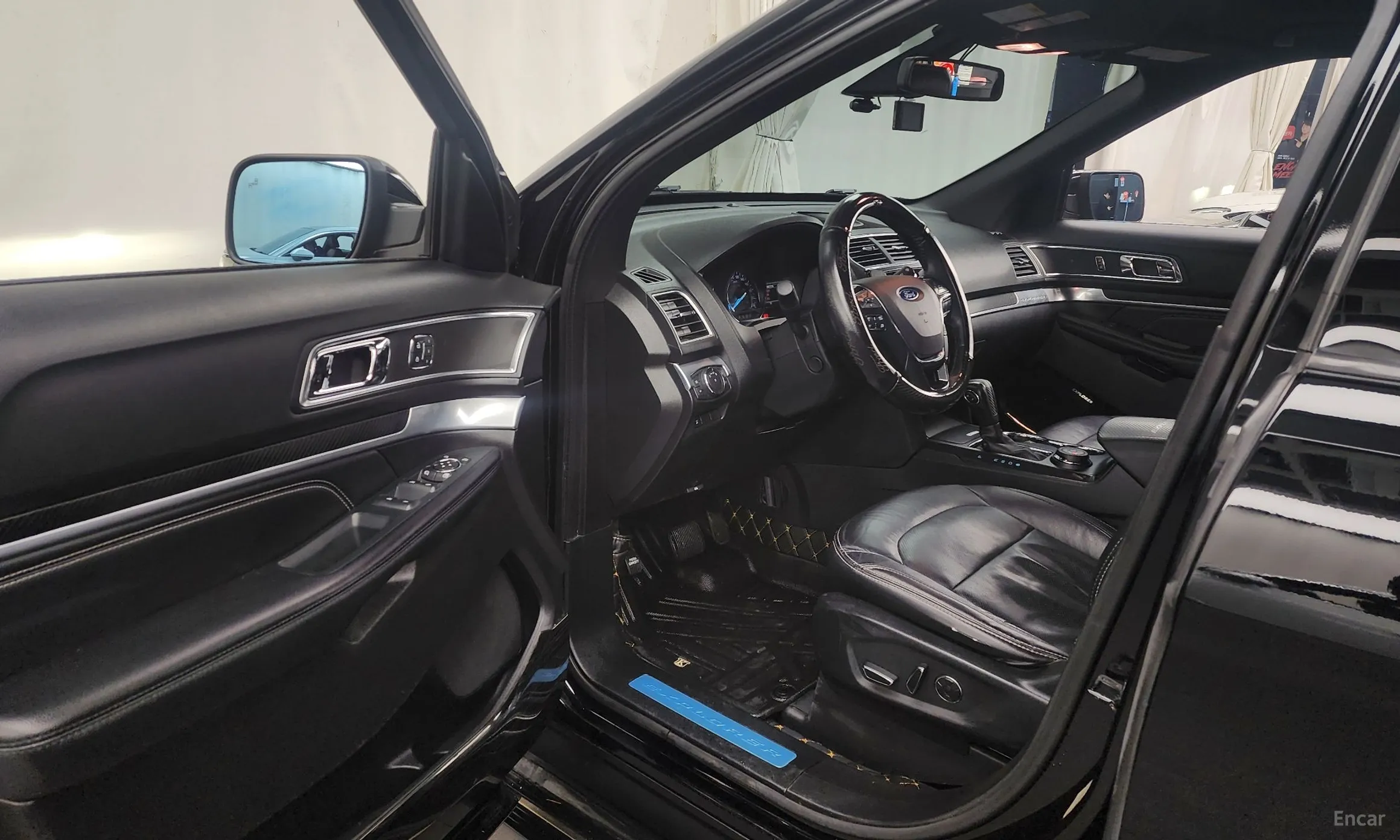 Ford Explorer превью 10