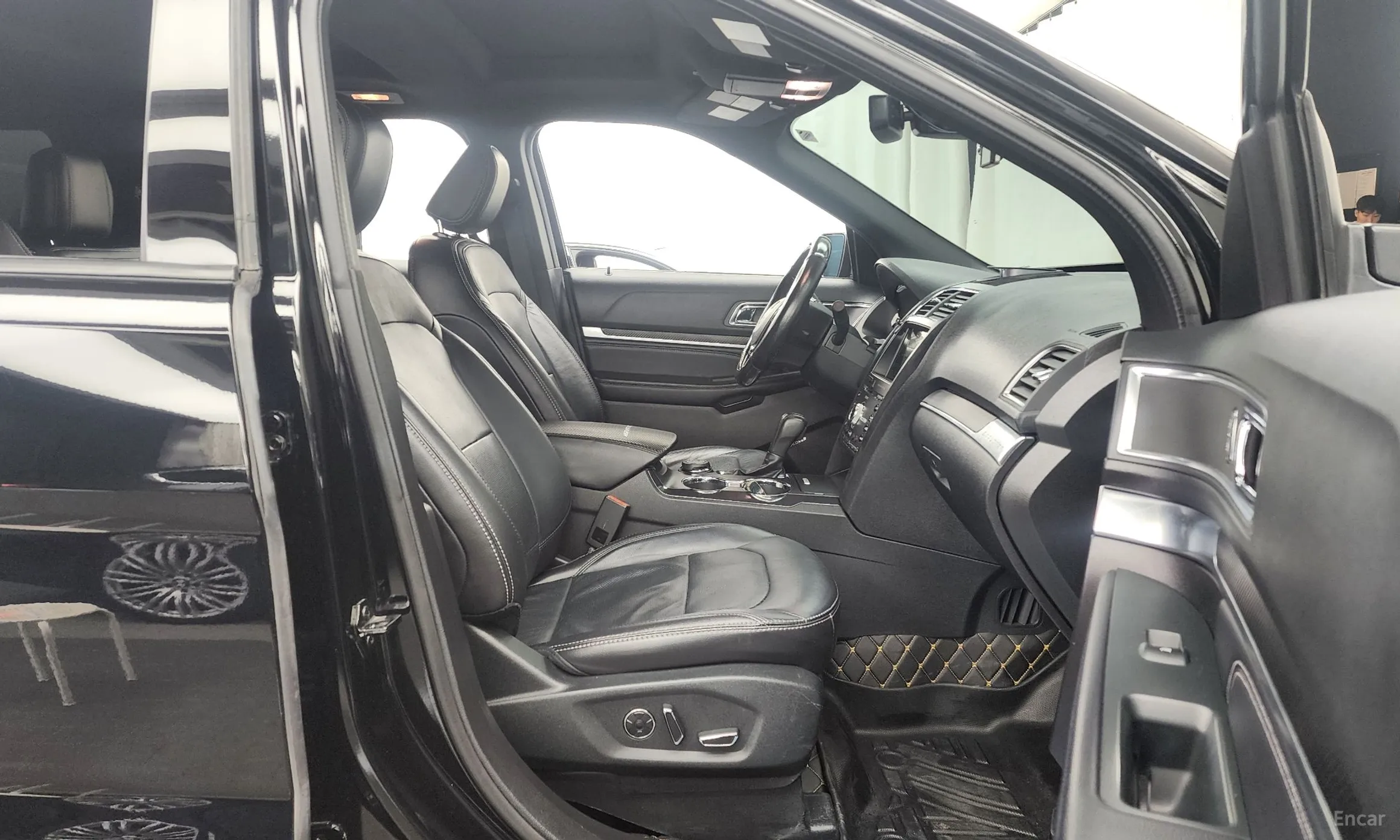 Ford Explorer превью 11