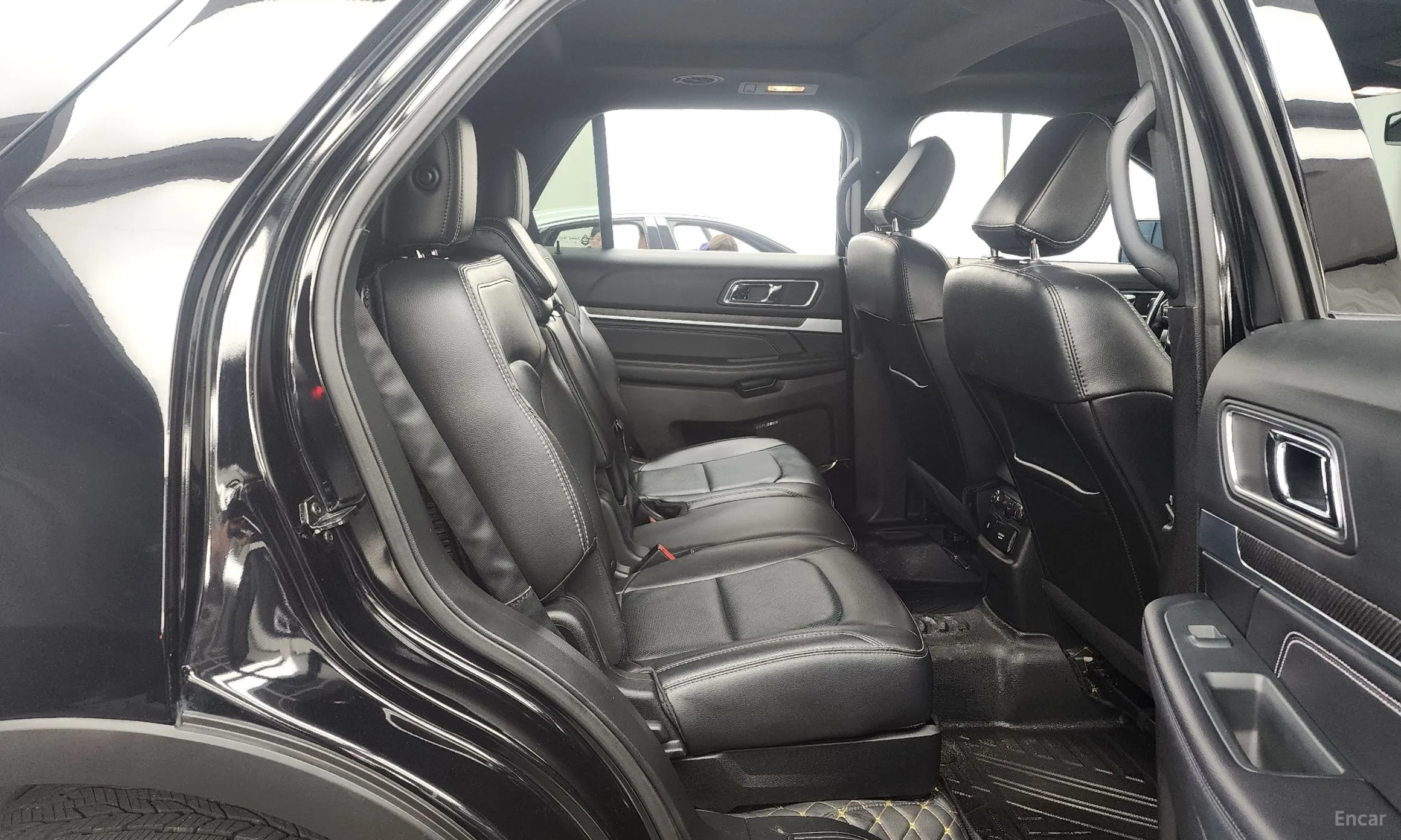 Ford Explorer превью 12