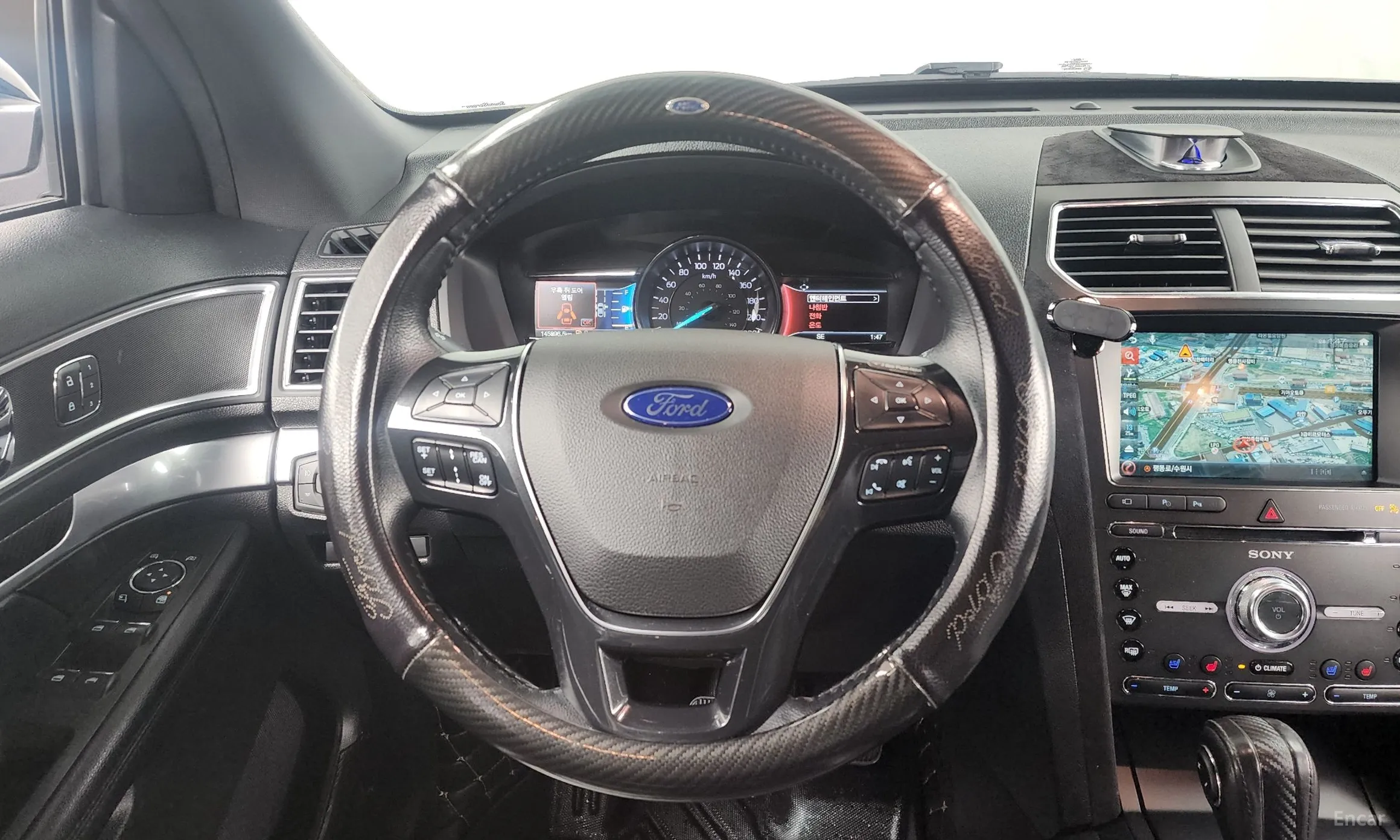Ford Explorer превью 13