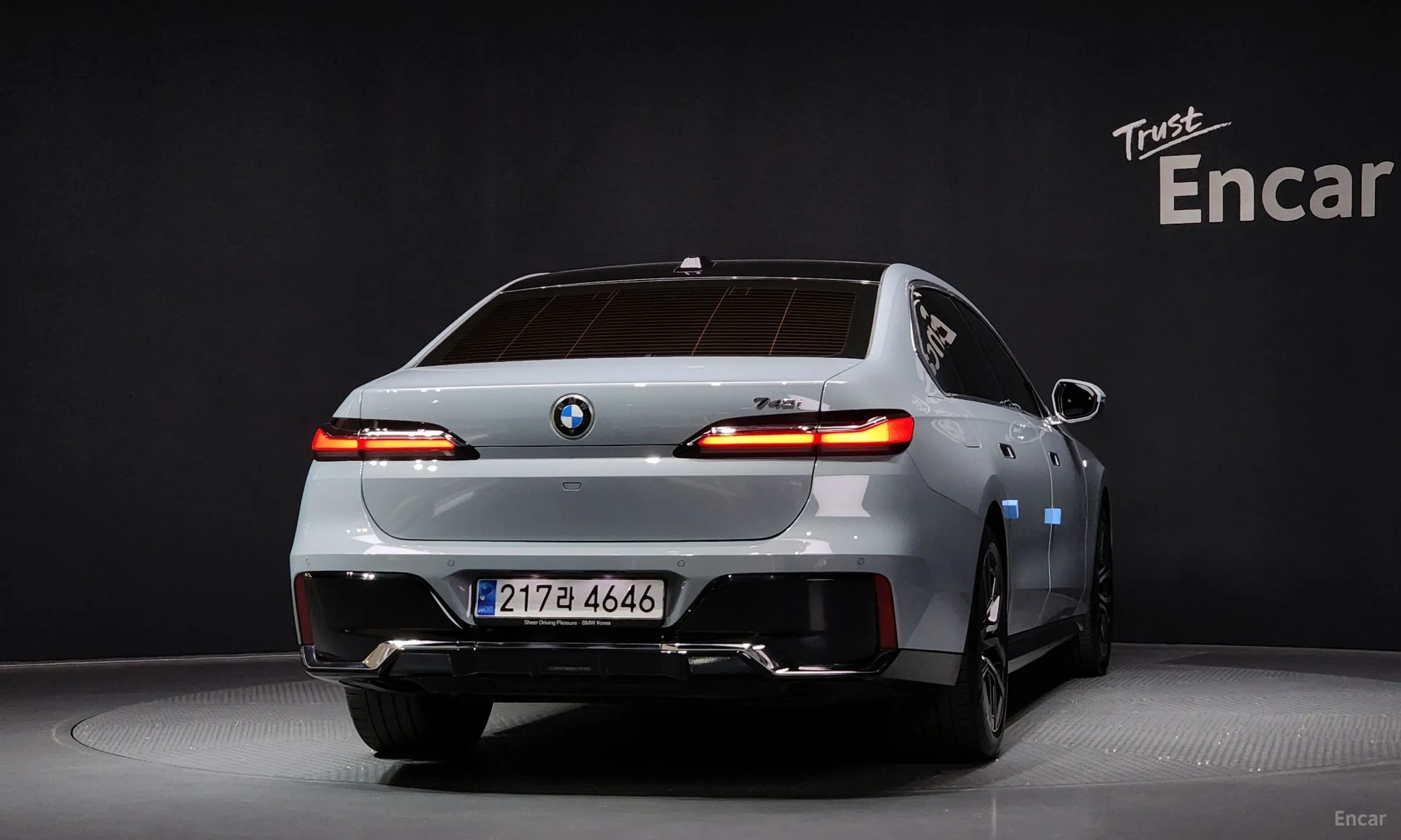 BMW 7 Series (G70) превью 4