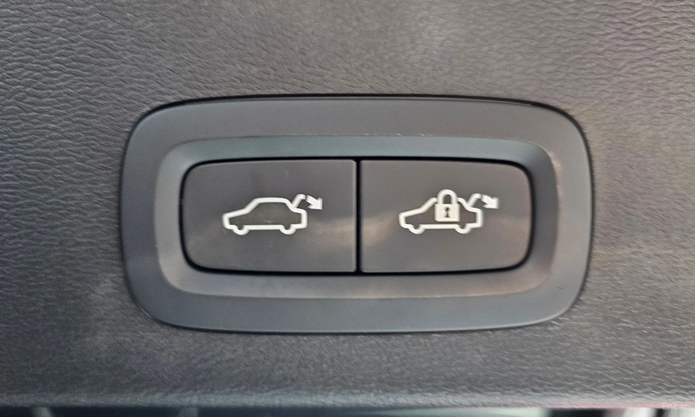 Volvo XC40 превью 20