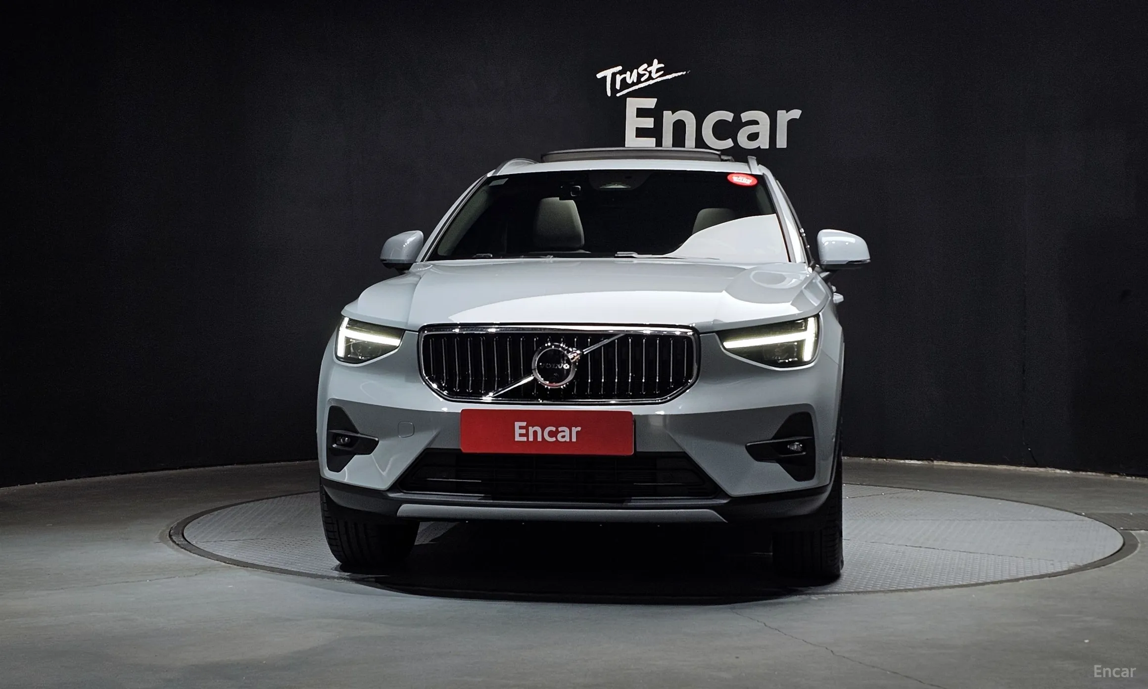 Volvo XC40 превью 3