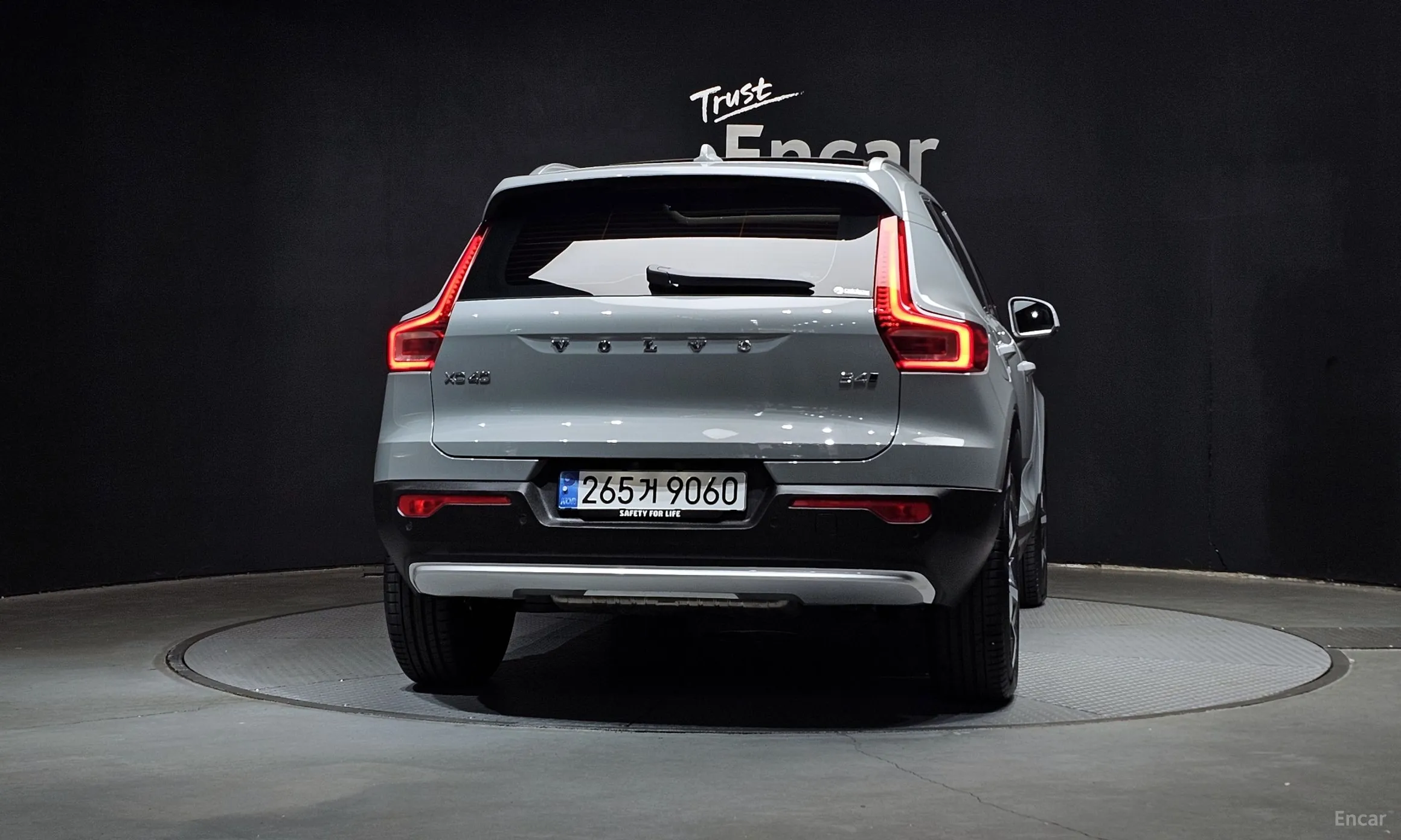Volvo XC40 превью 4