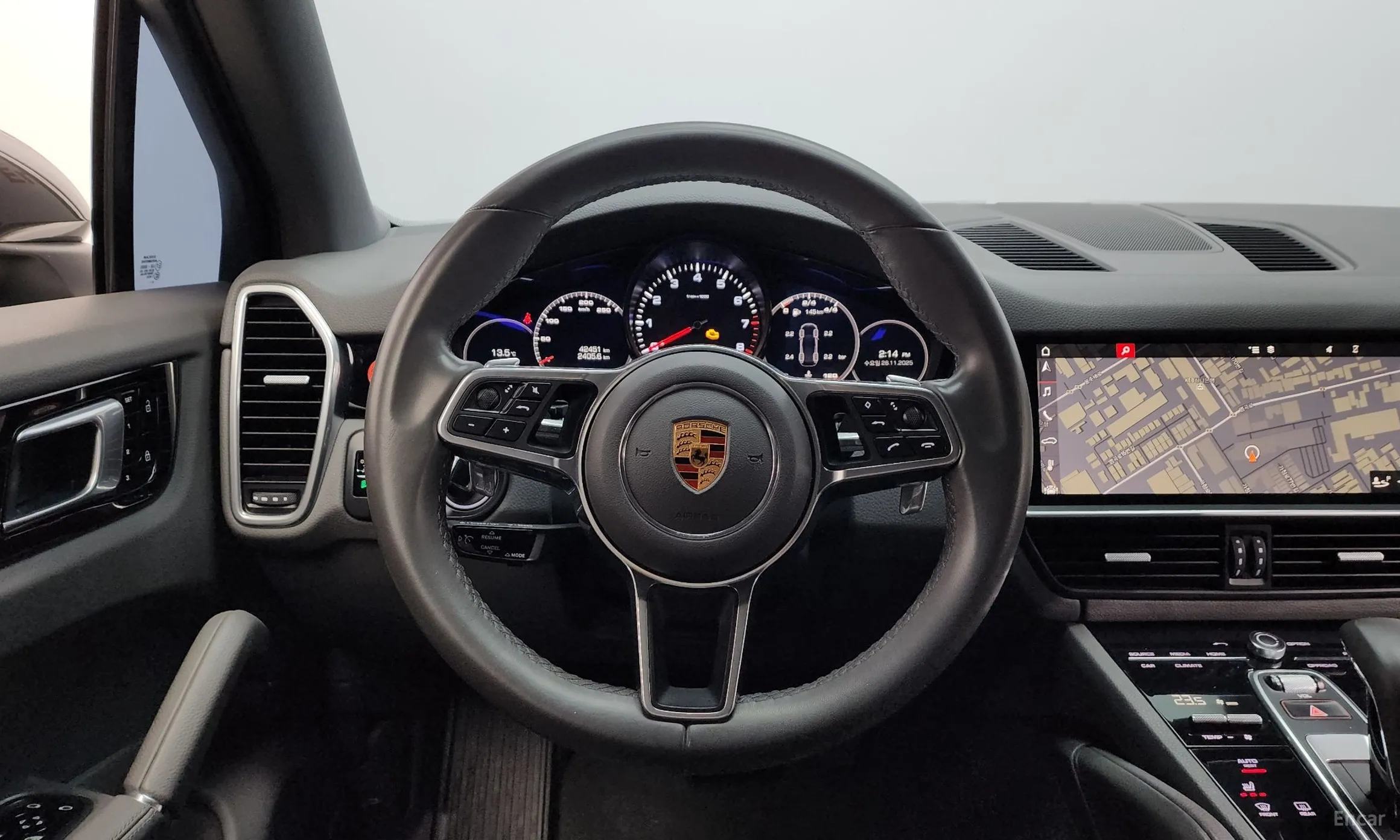 Porsche Cayenne (PO536) превью 13