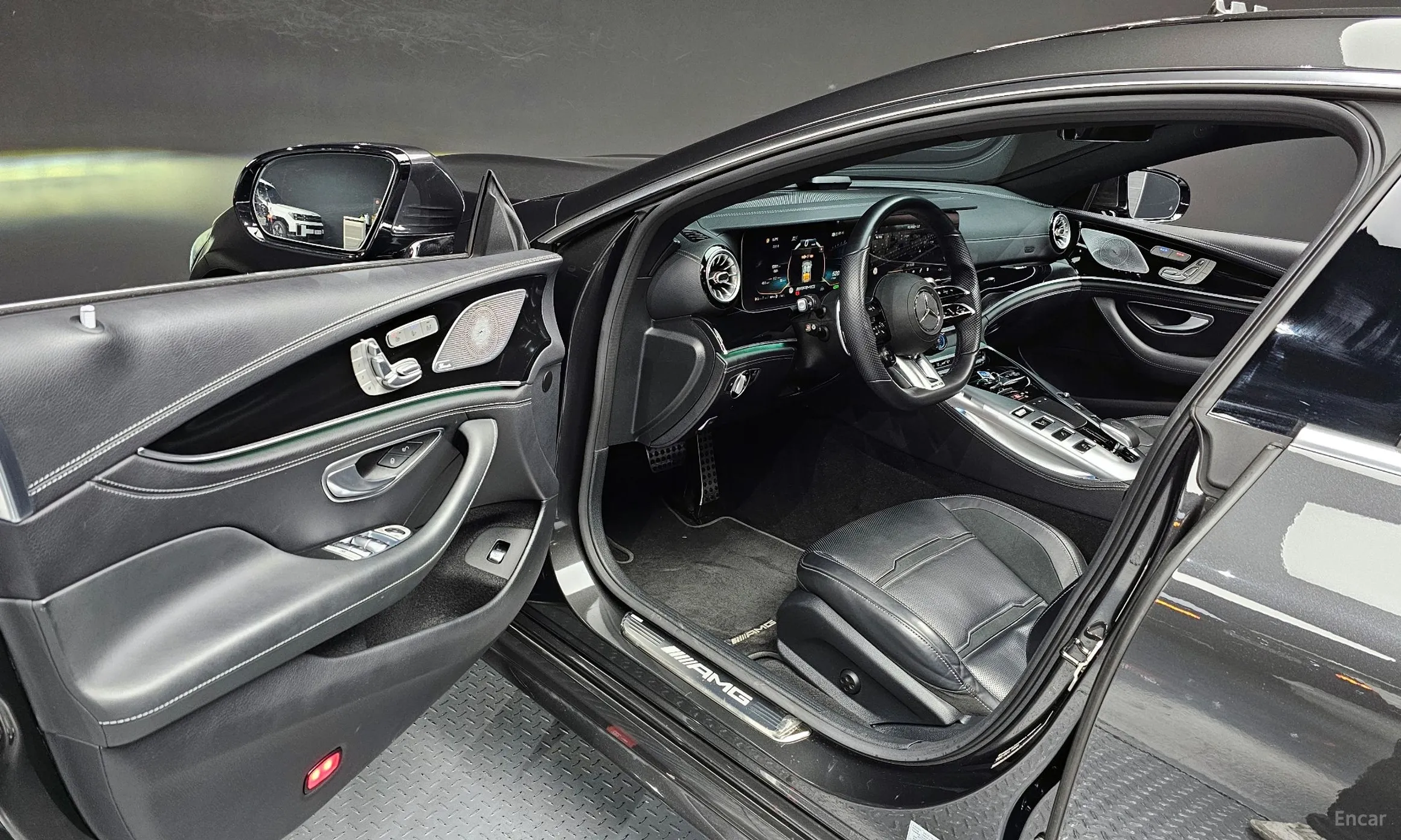 Mercedes Benz AMG GT превью 11