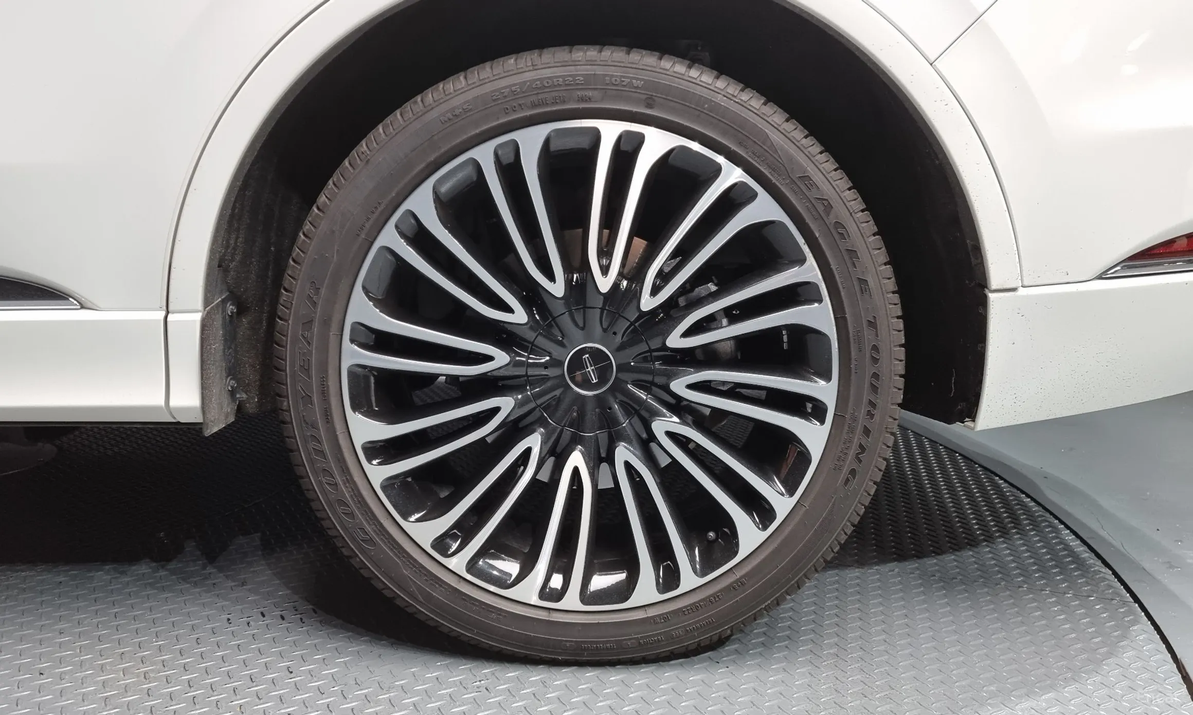 Lincoln Aviator 2nd Generation превью 5