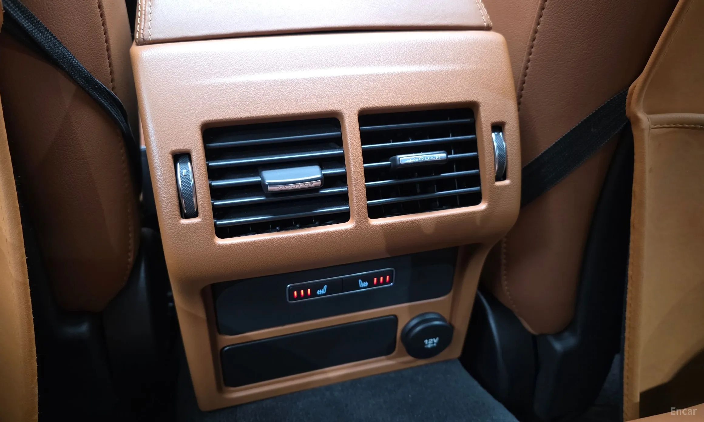 Jaguar XE превью 18