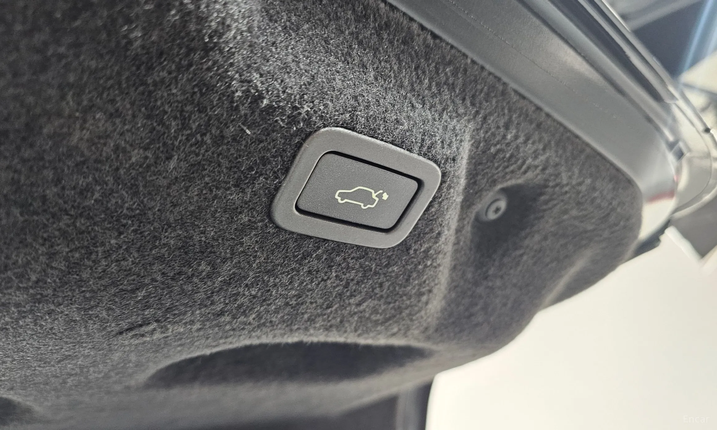Jaguar XE превью 20