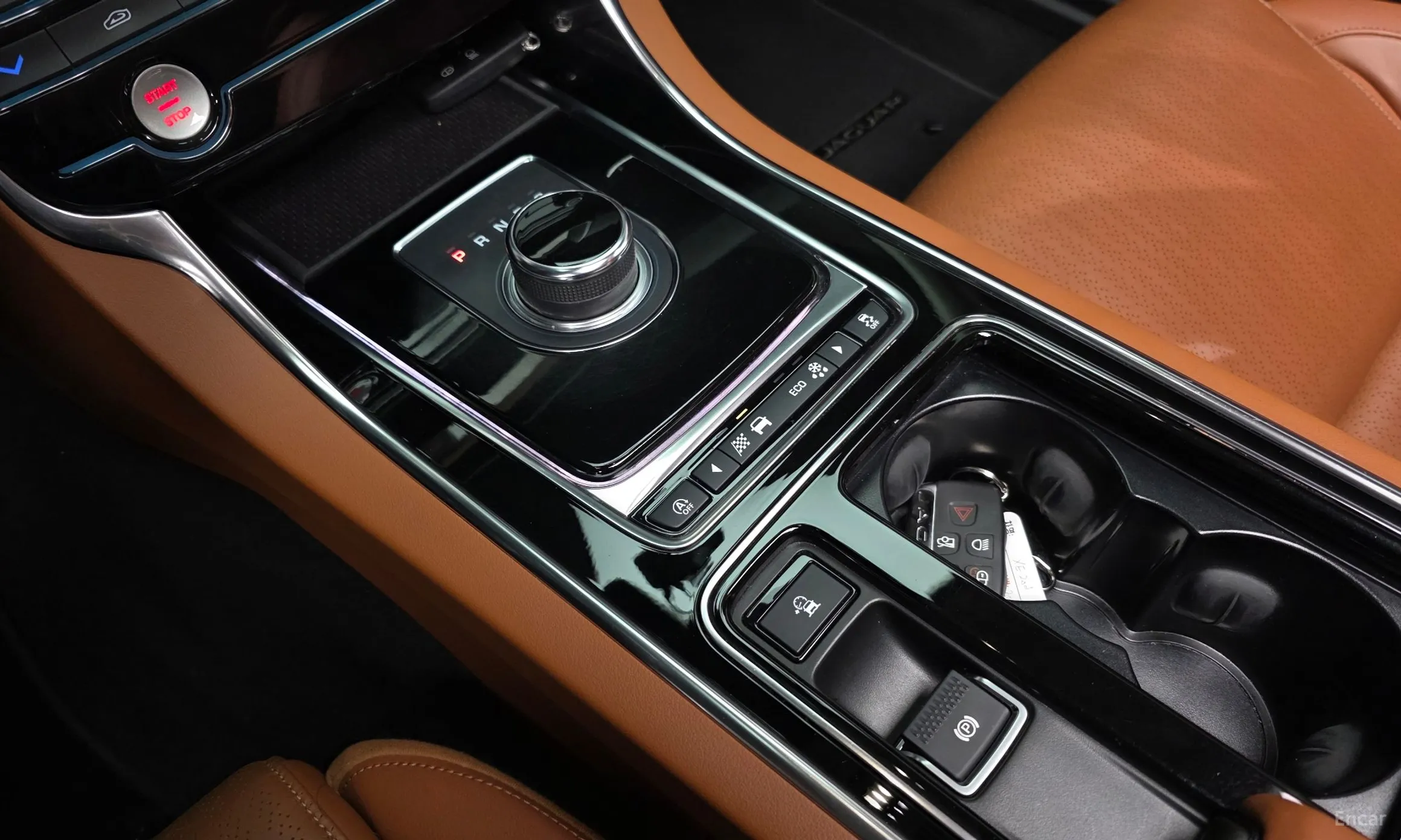 Jaguar XE превью 9