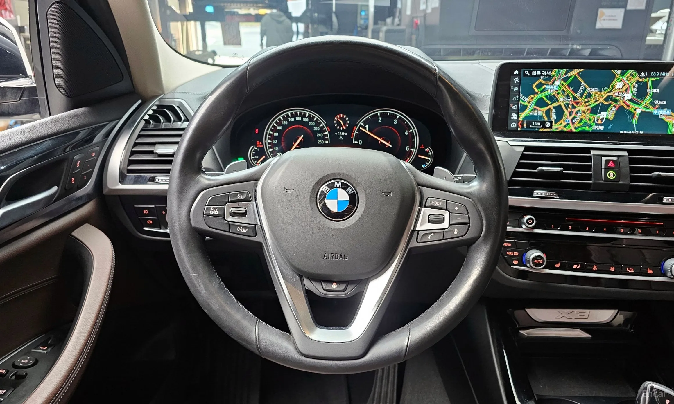 BMW X3 (G01) превью 14