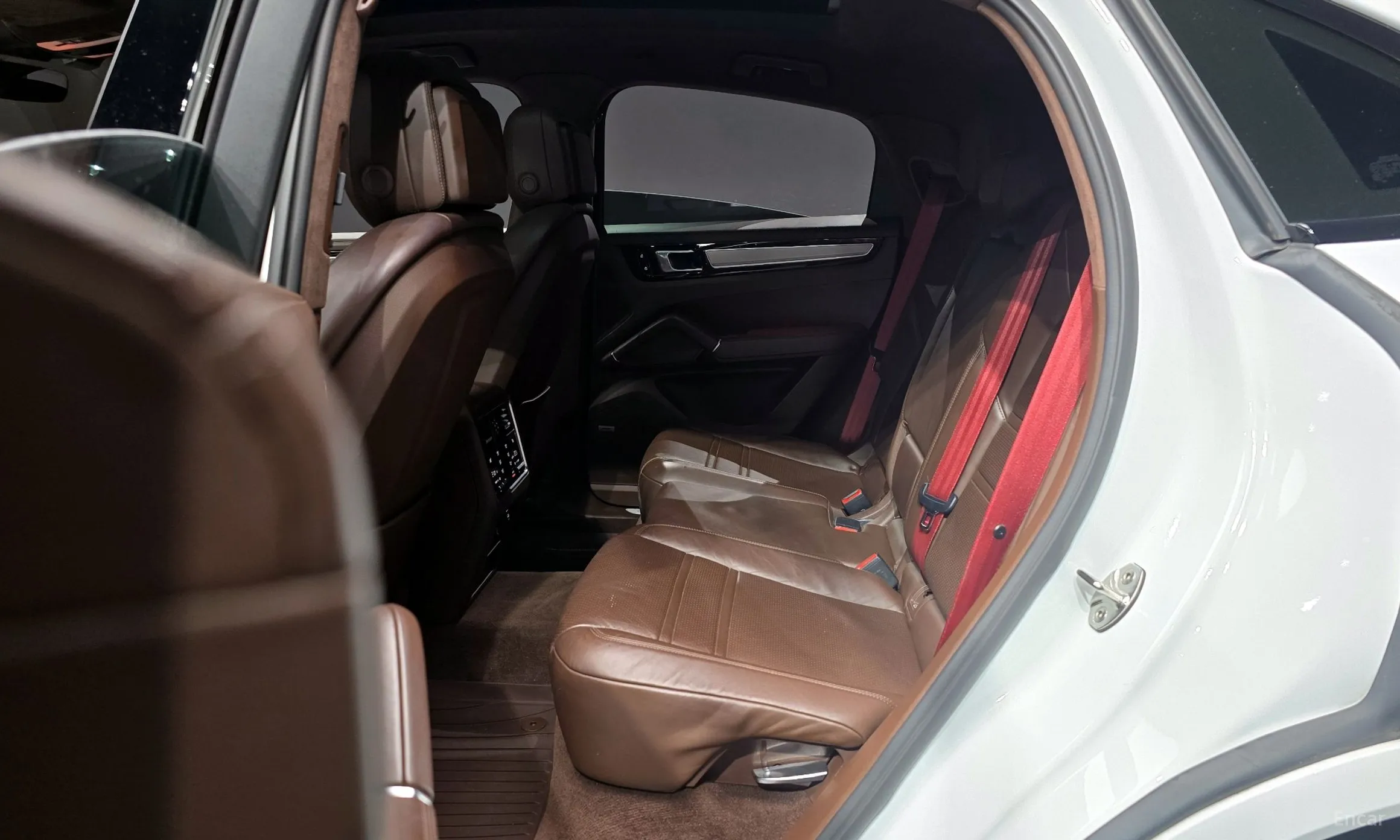Porsche Cayenne (PO536) превью 13