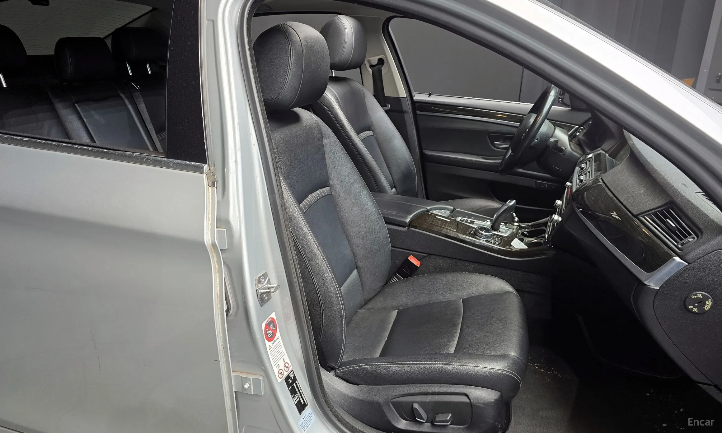 BMW 5 Series (F10) превью 12