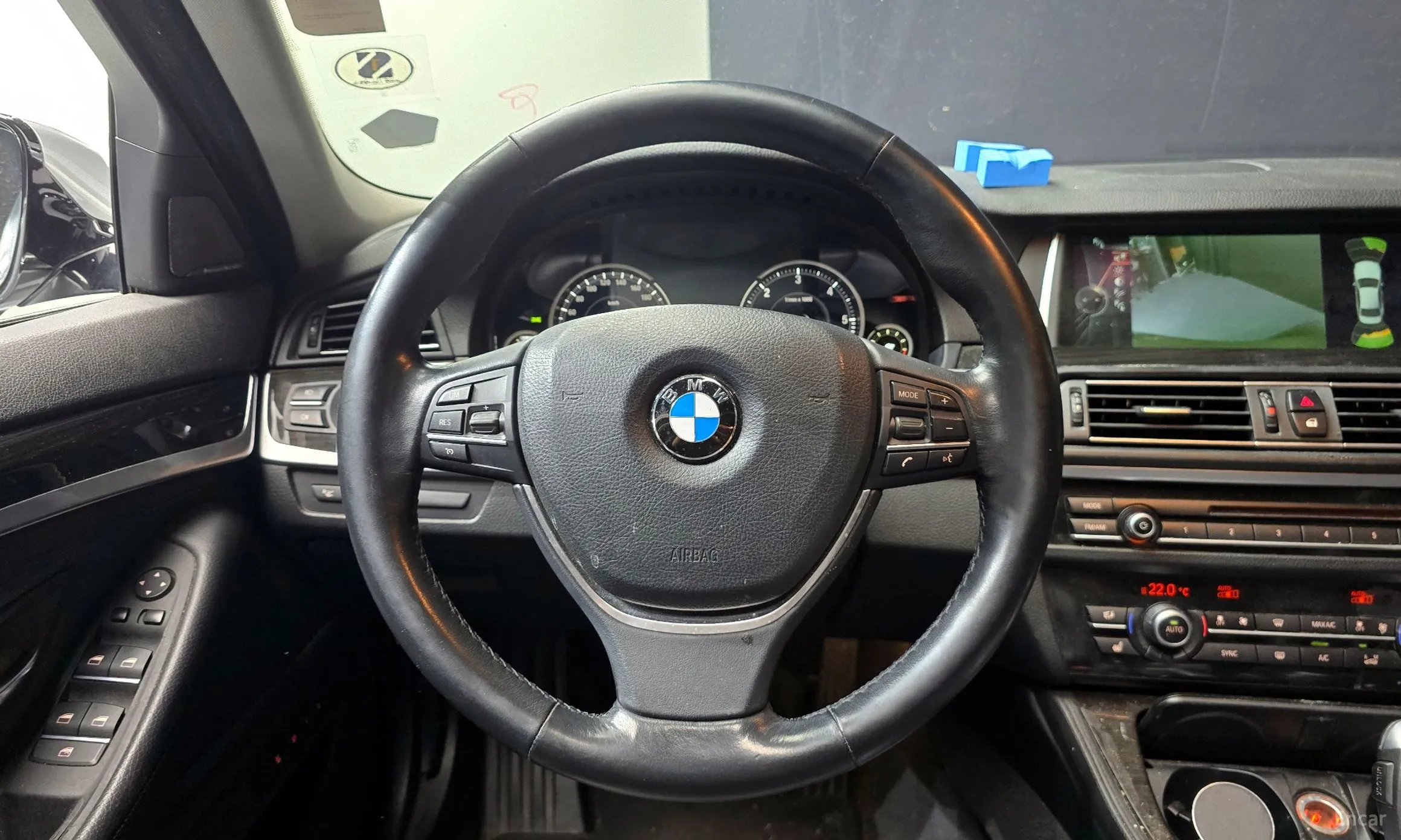 BMW 5 Series (F10) превью 13