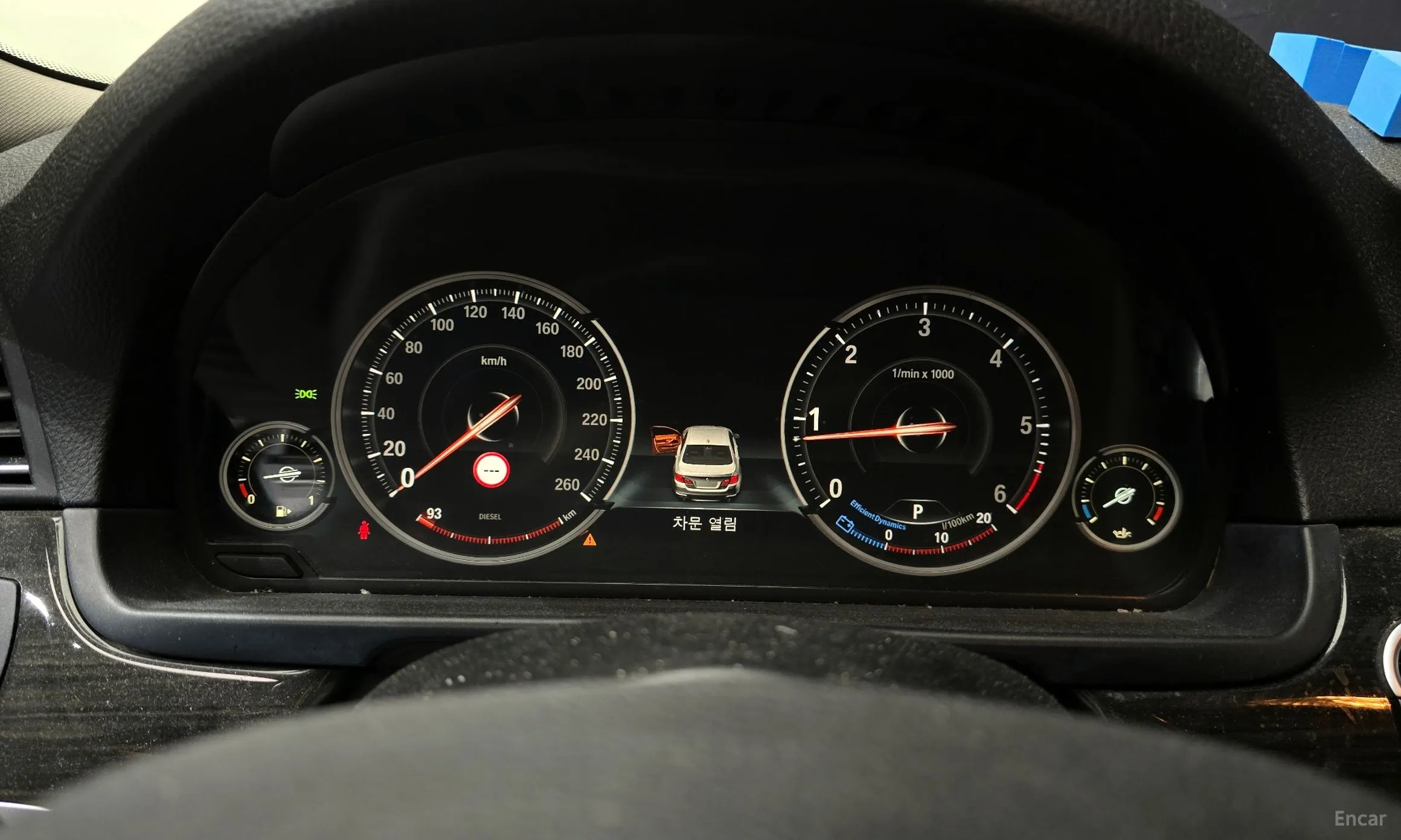 BMW 5 Series (F10) превью 8