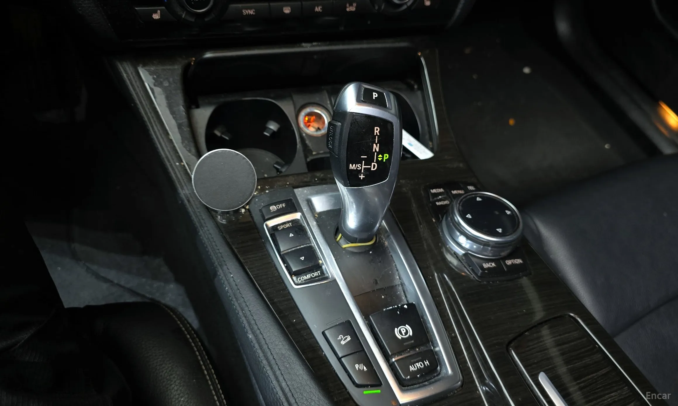 BMW 5 Series (F10) превью 9