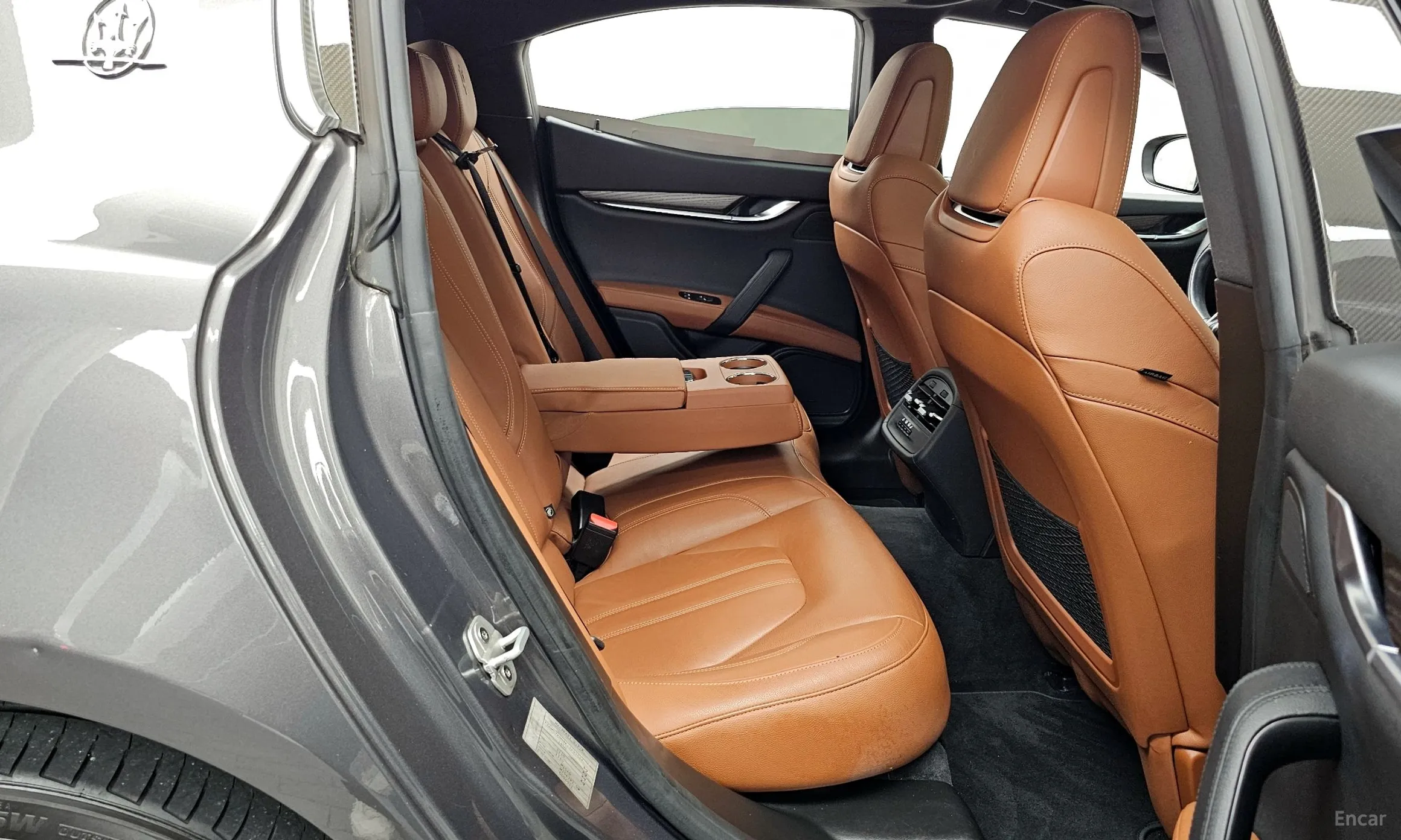 Maserati Ghibli превью 12