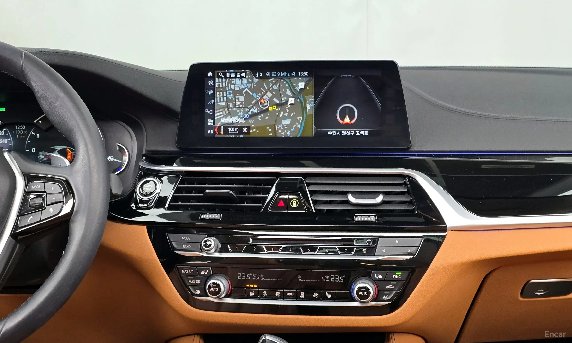 BMW 5 Series (G30) превью 14
