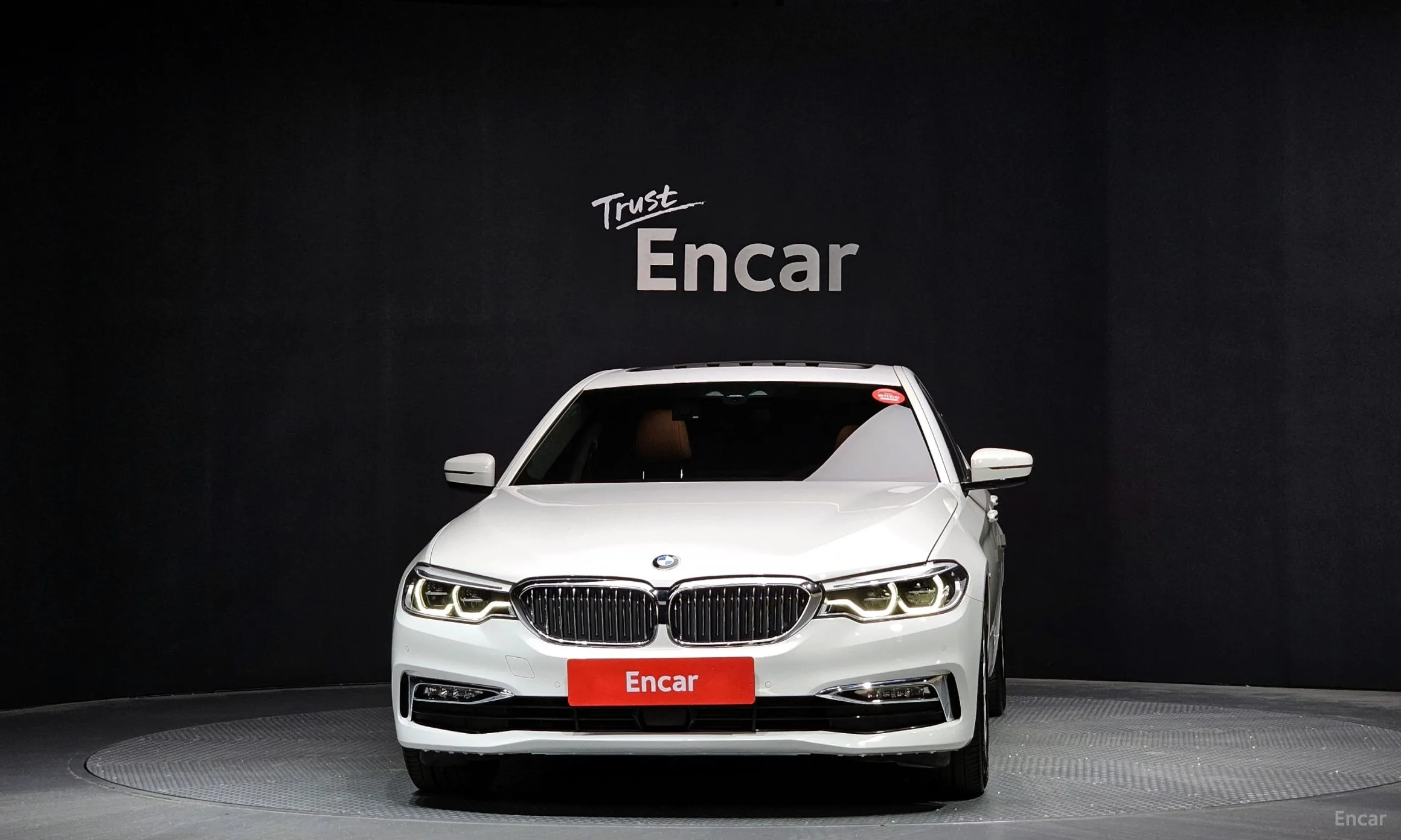 BMW 5 Series (G30) превью 3