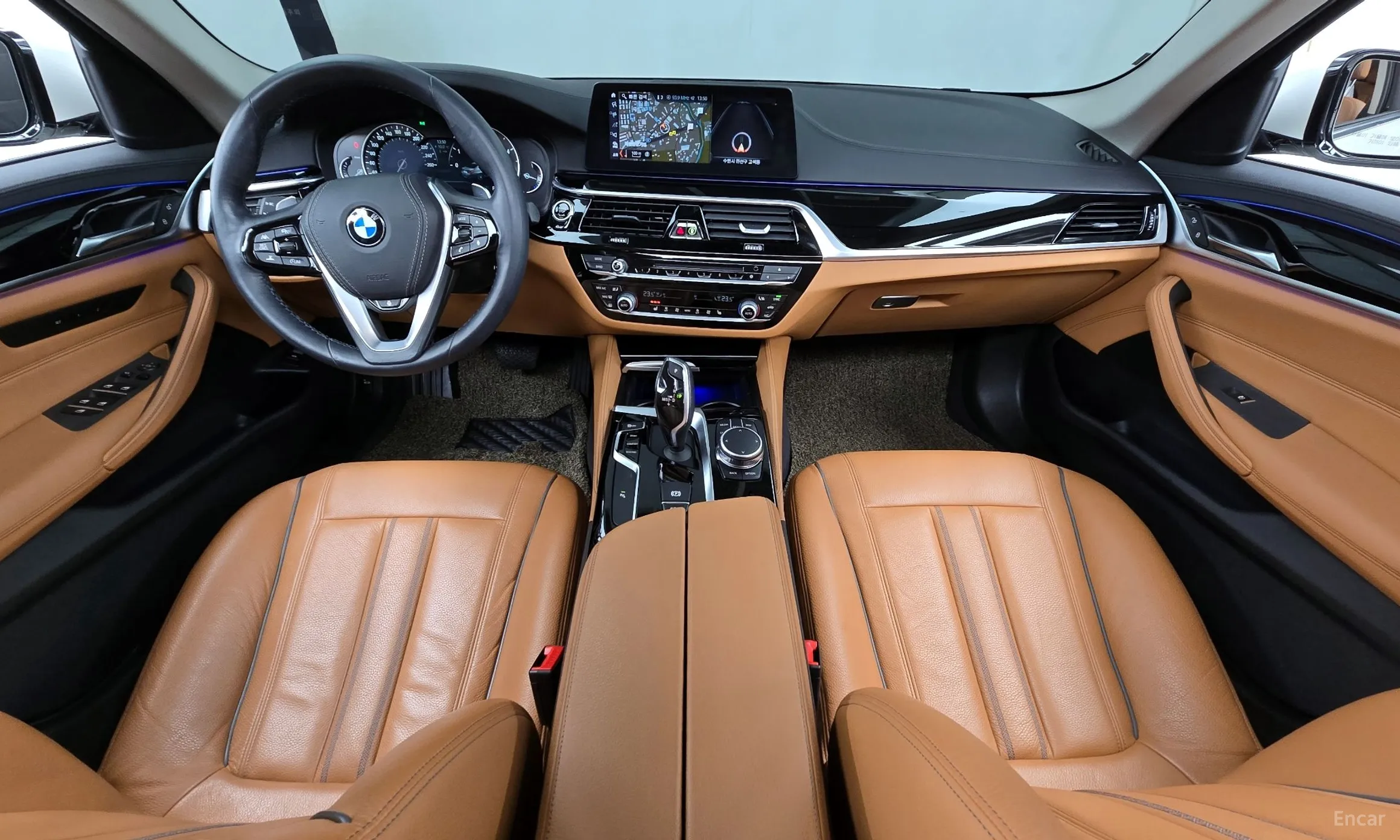 BMW 5 Series (G30) превью 7