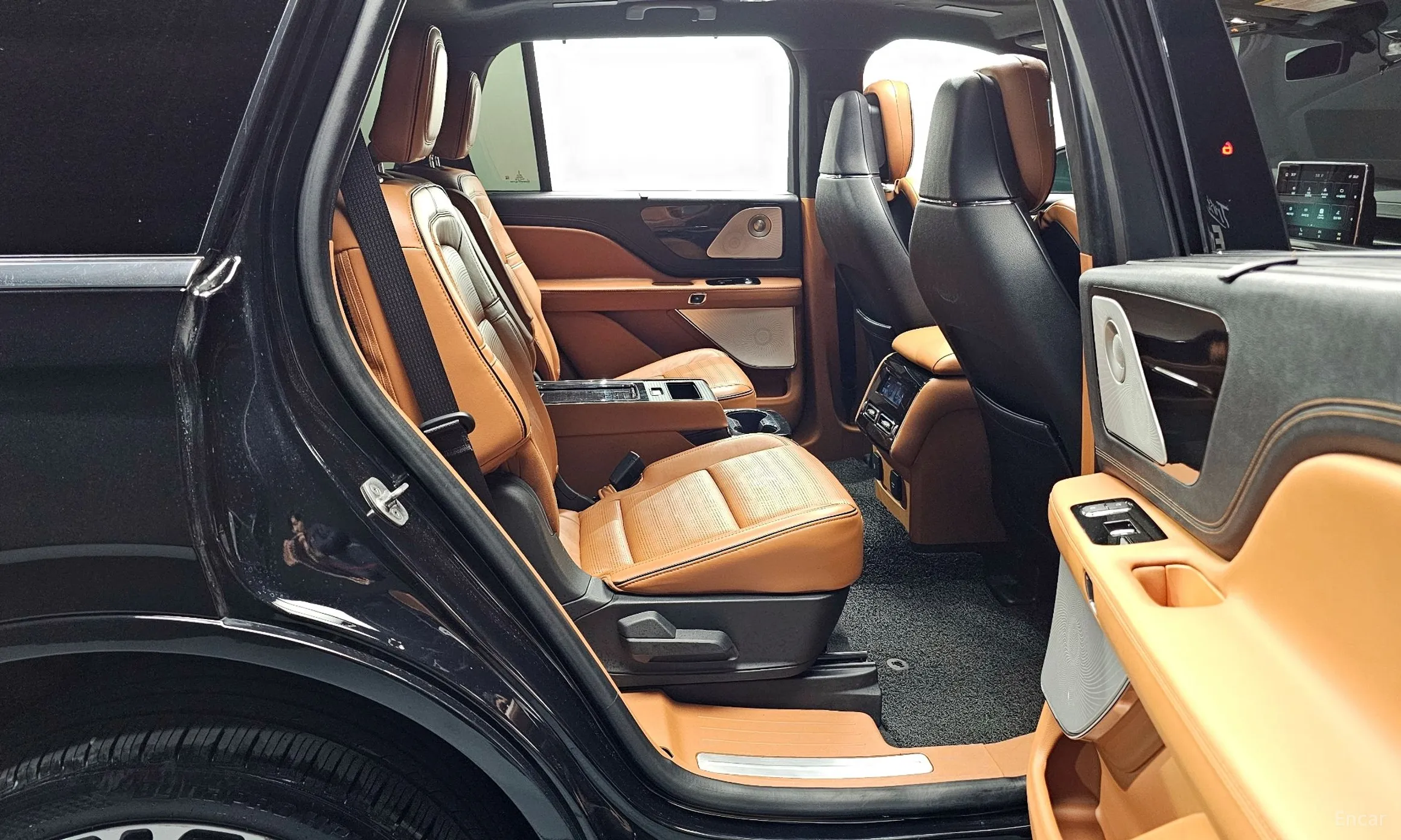 Lincoln Aviator 2nd Generation превью 12