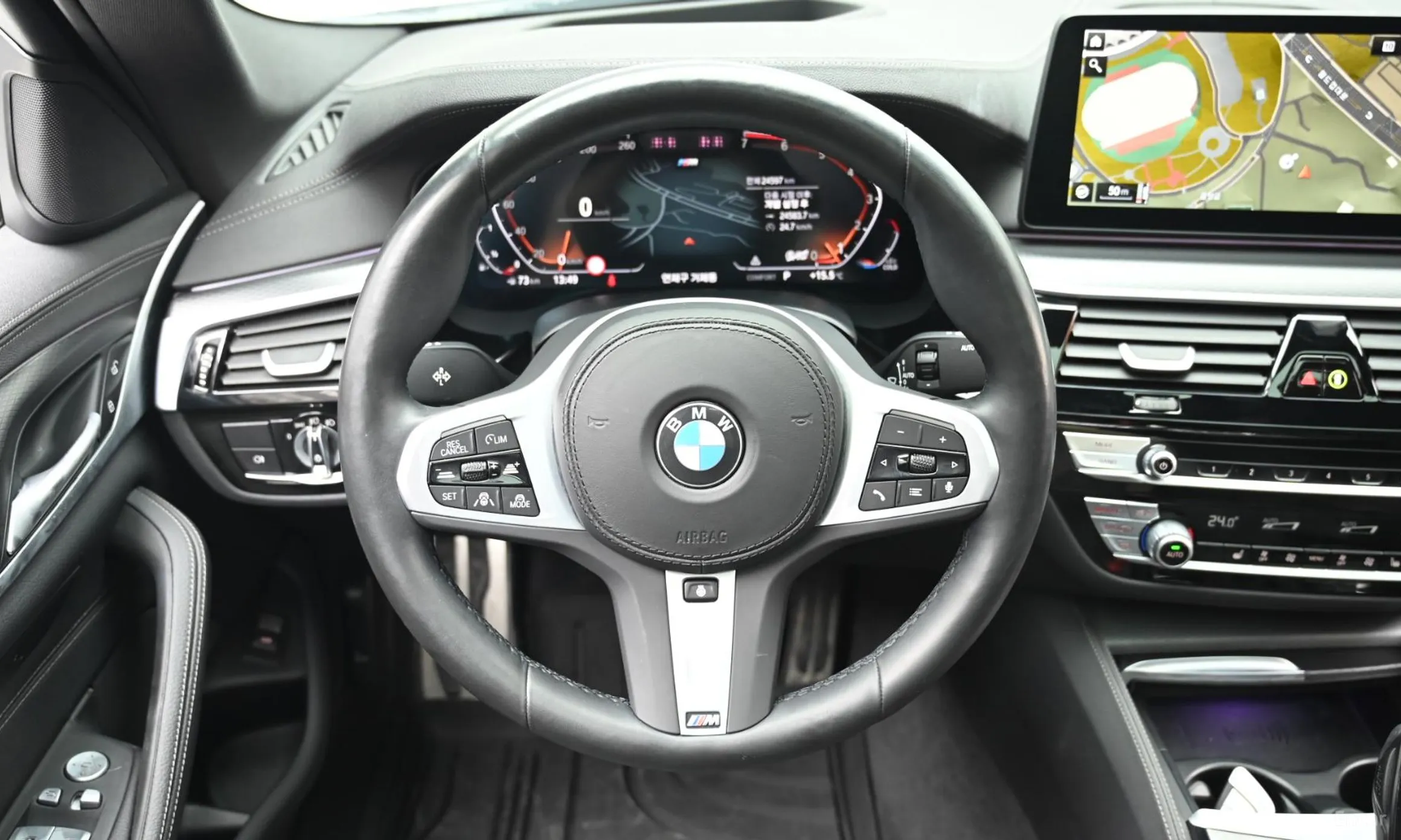 BMW 5 Series (G30) превью 13