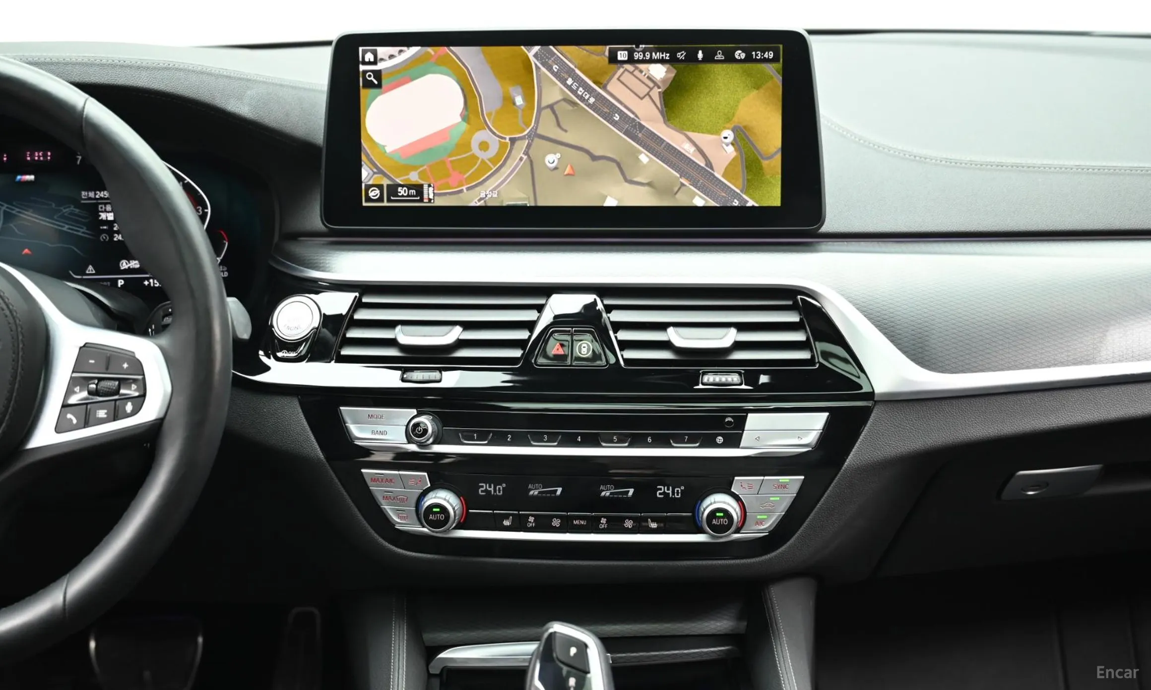 BMW 5 Series (G30) превью 14
