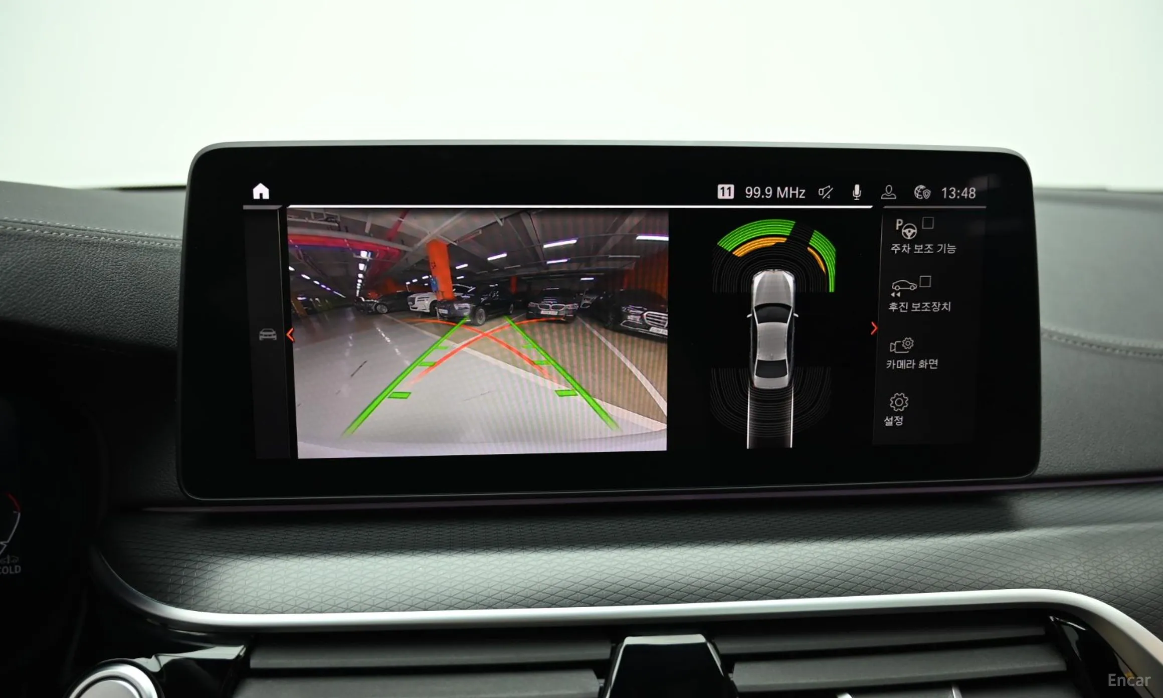 BMW 5 Series (G30) превью 15