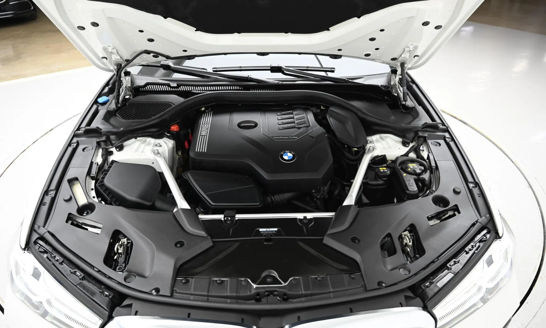 BMW 5 Series (G30) превью 6