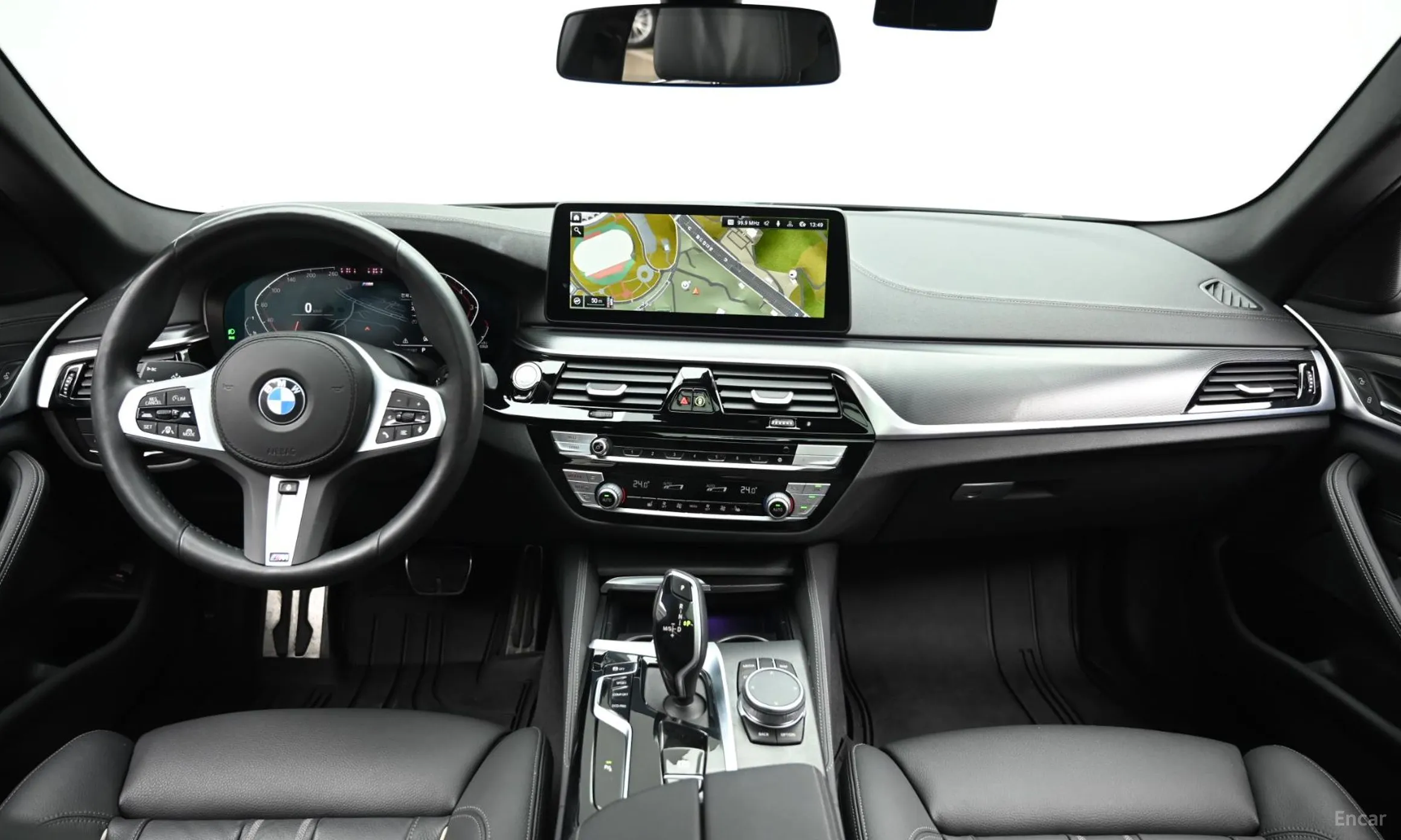 BMW 5 Series (G30) превью 7