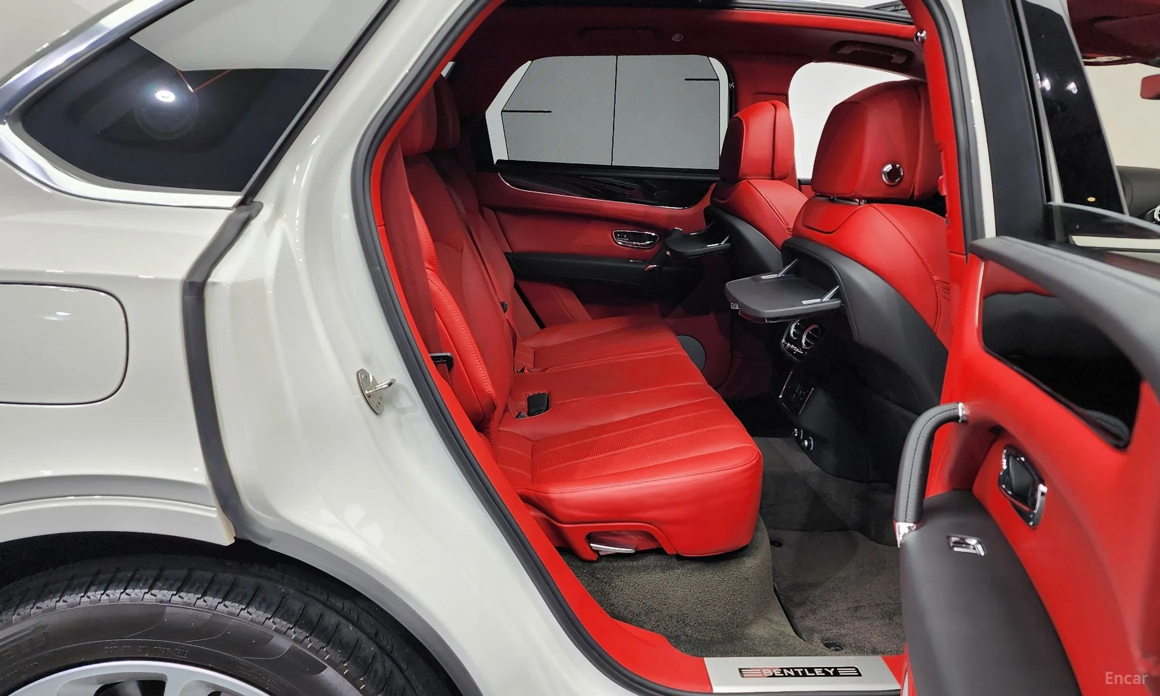 Bentley Bentayga превью 12