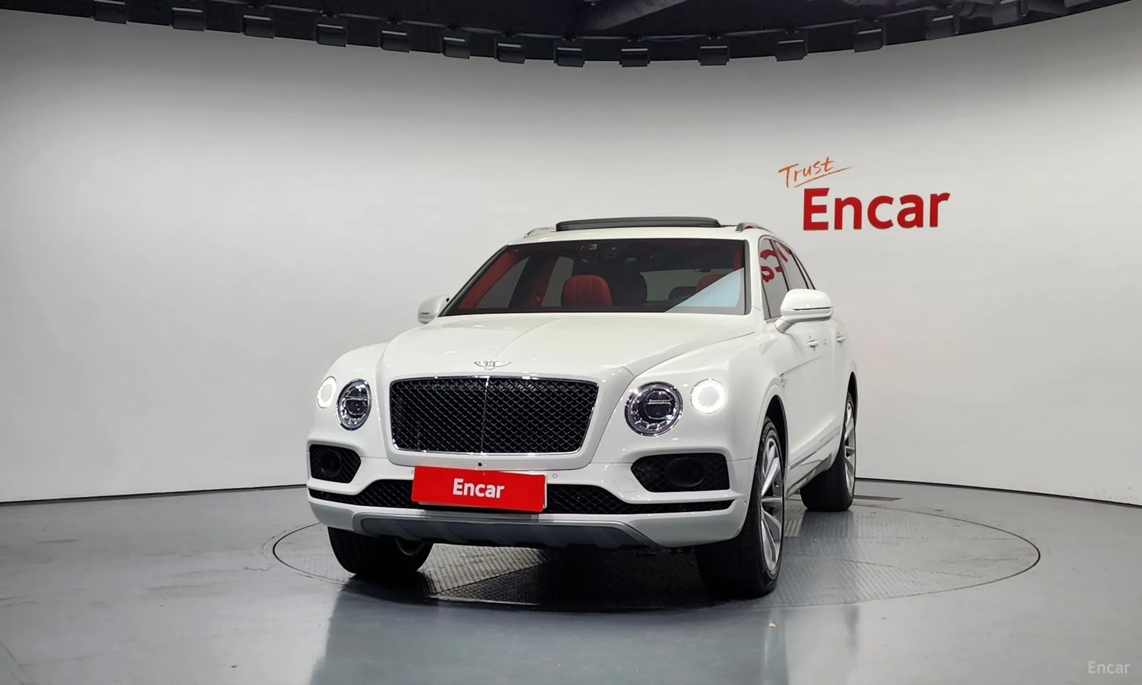 Bentley Bentayga превью 3