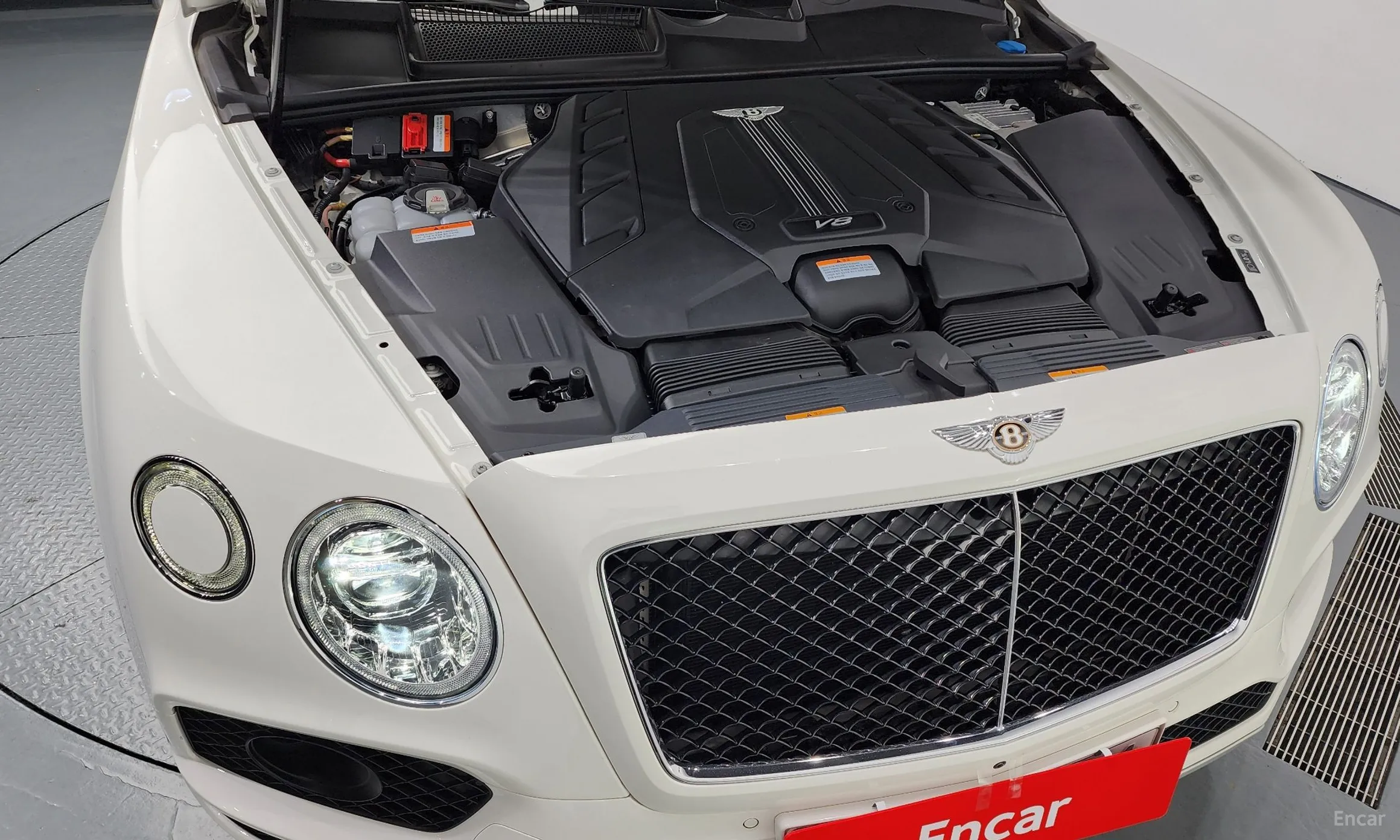 Bentley Bentayga превью 6