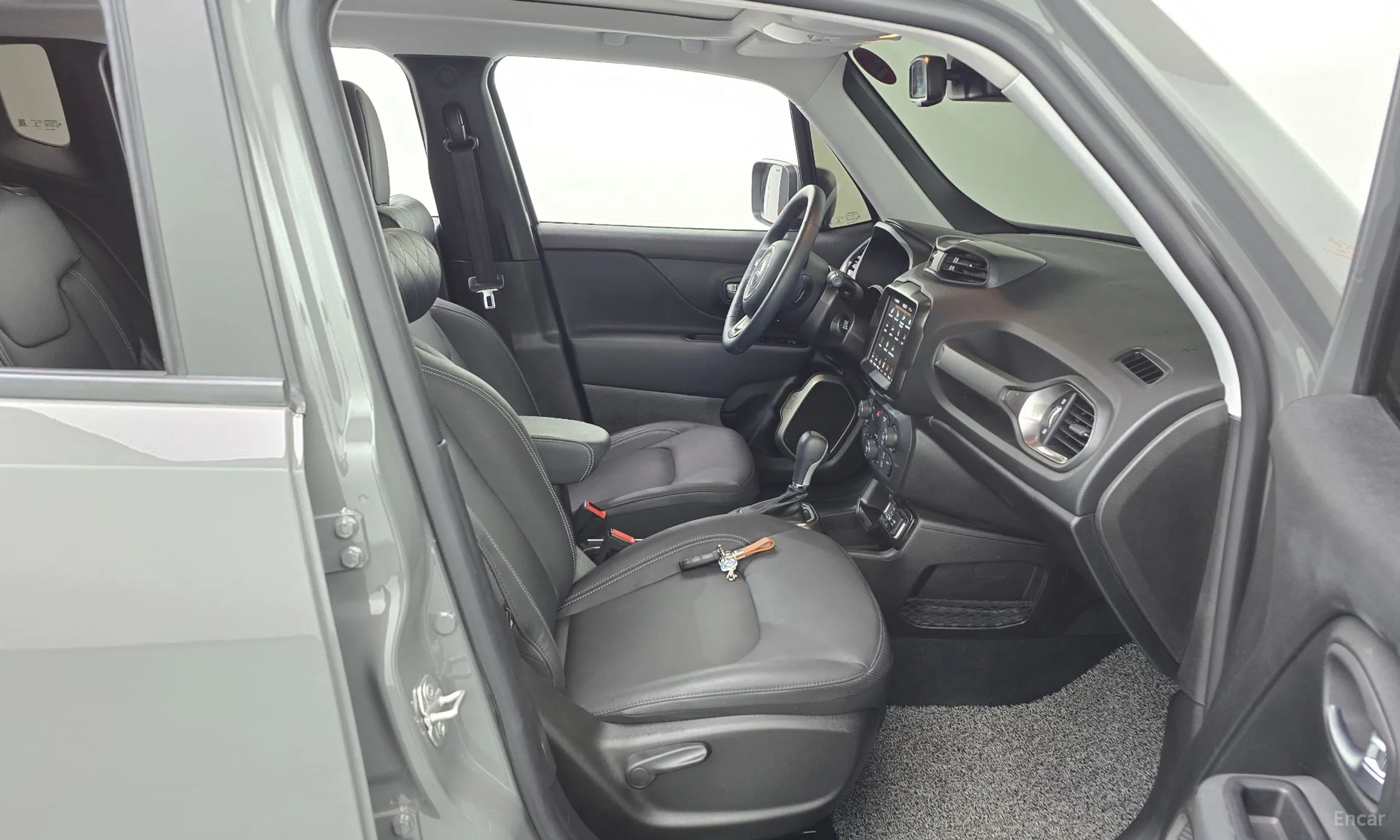 Jeep Renegade превью 11