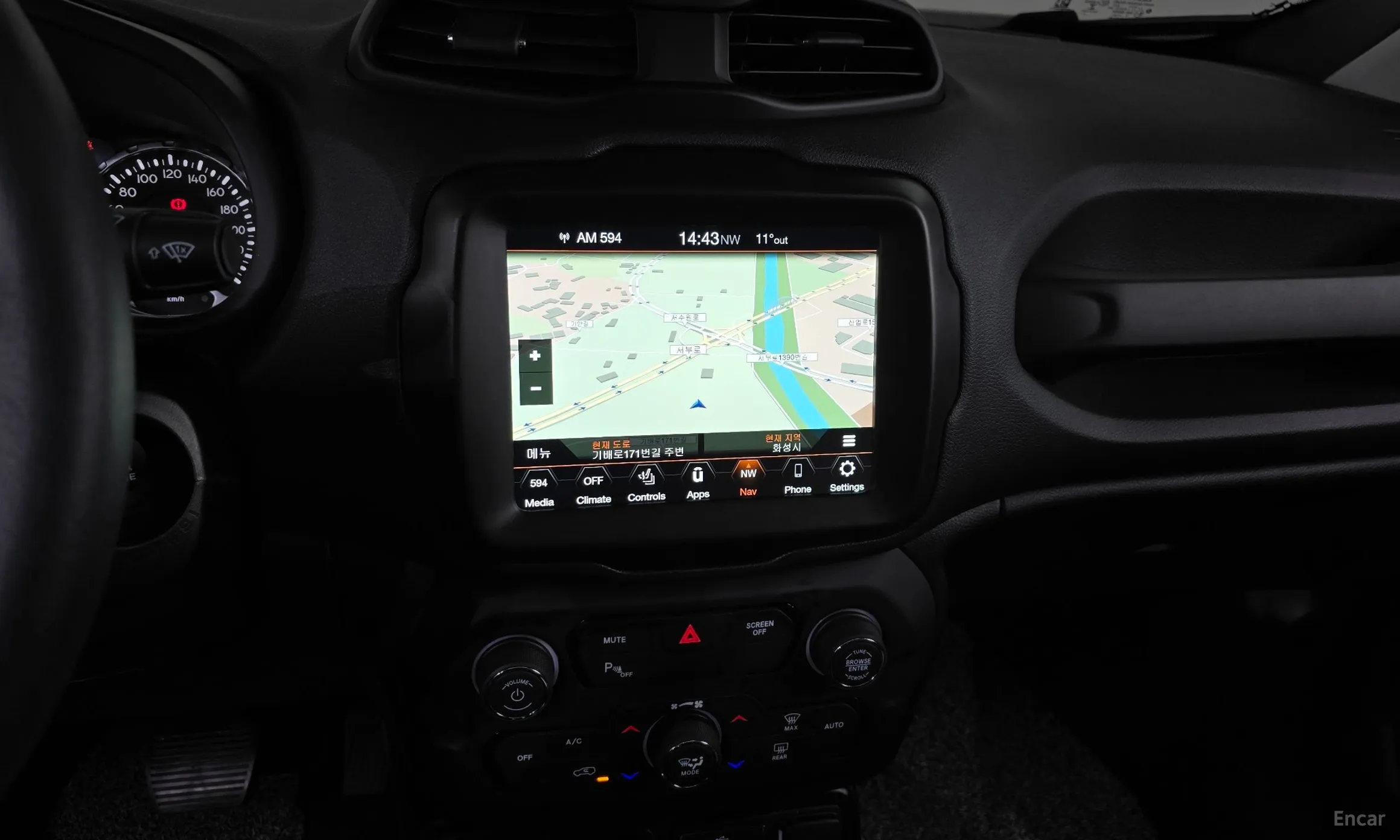 Jeep Renegade превью 14