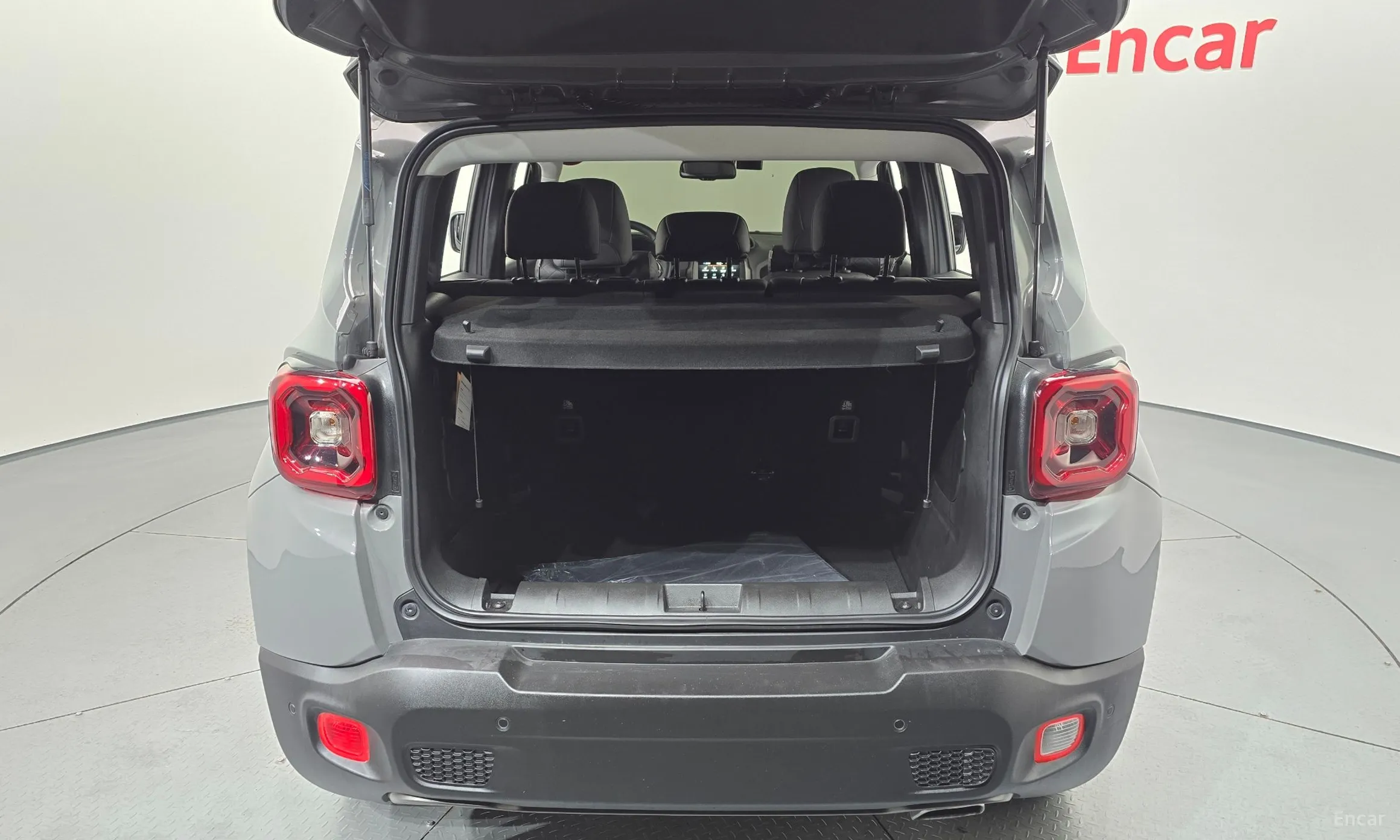 Jeep Renegade превью 20