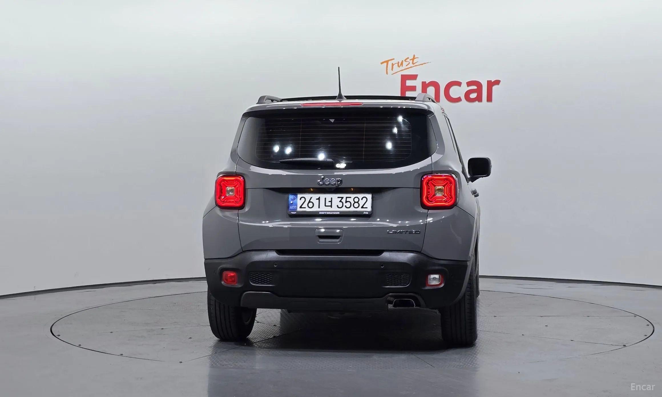 Jeep Renegade превью 4