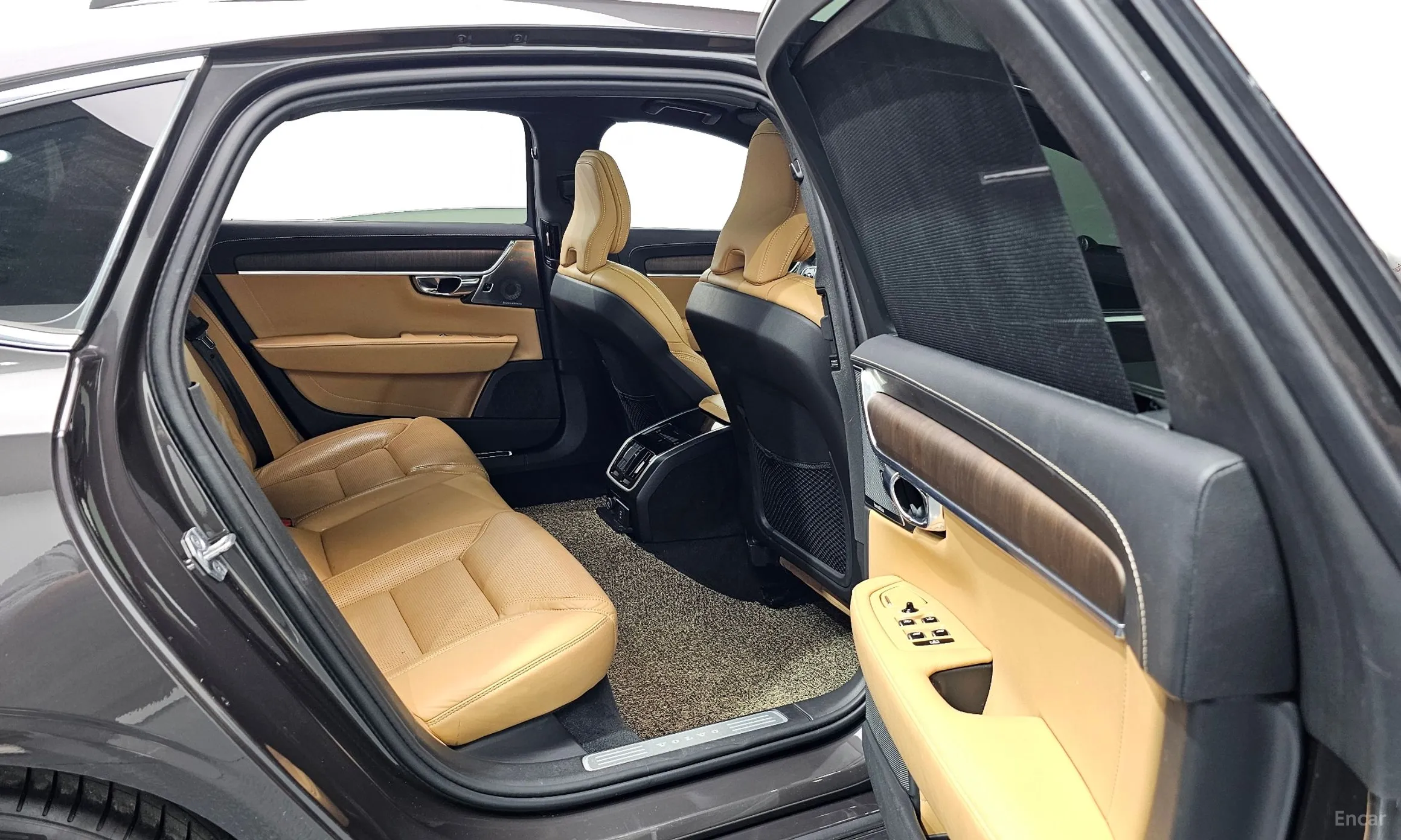 Volvo S90 превью 11