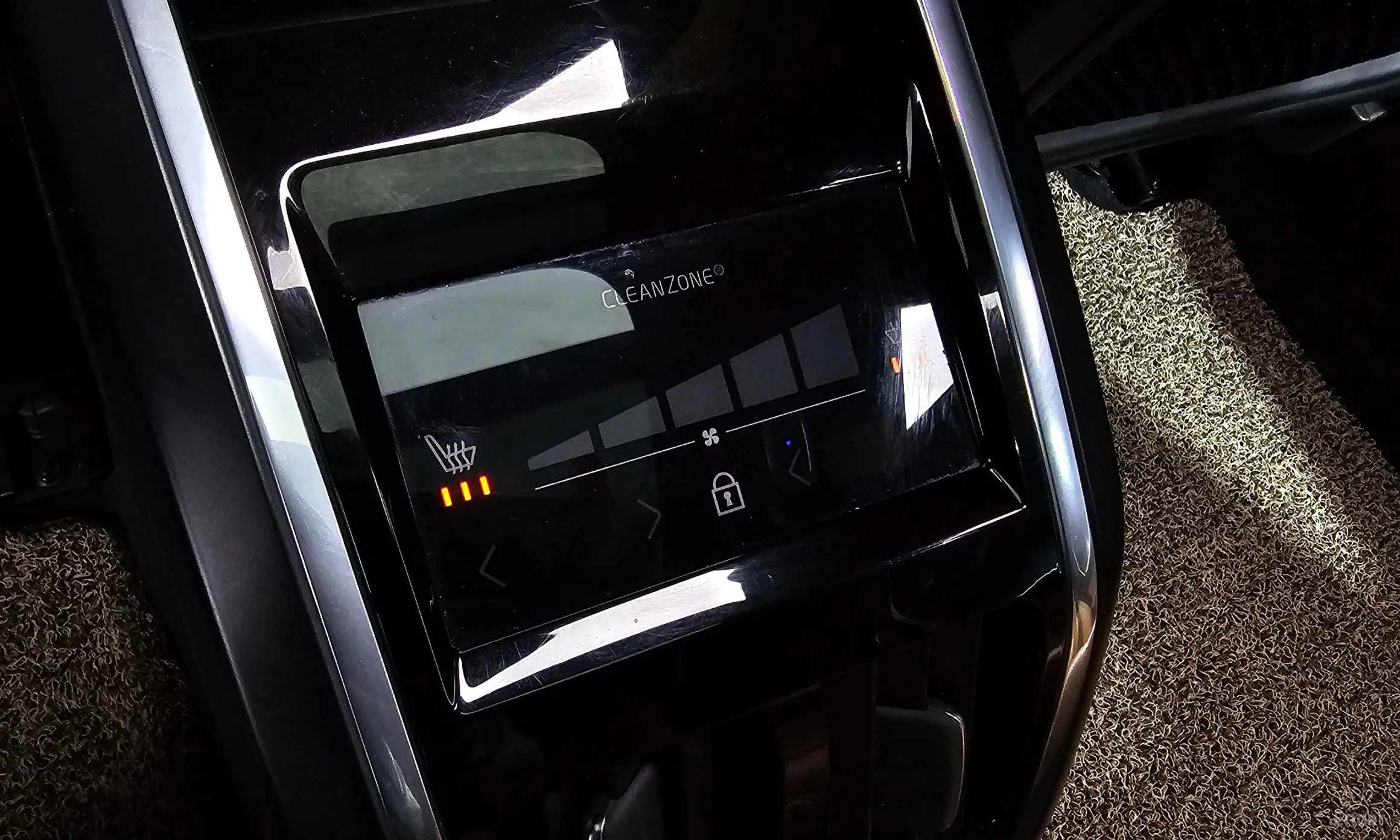 Volvo S90 превью 19