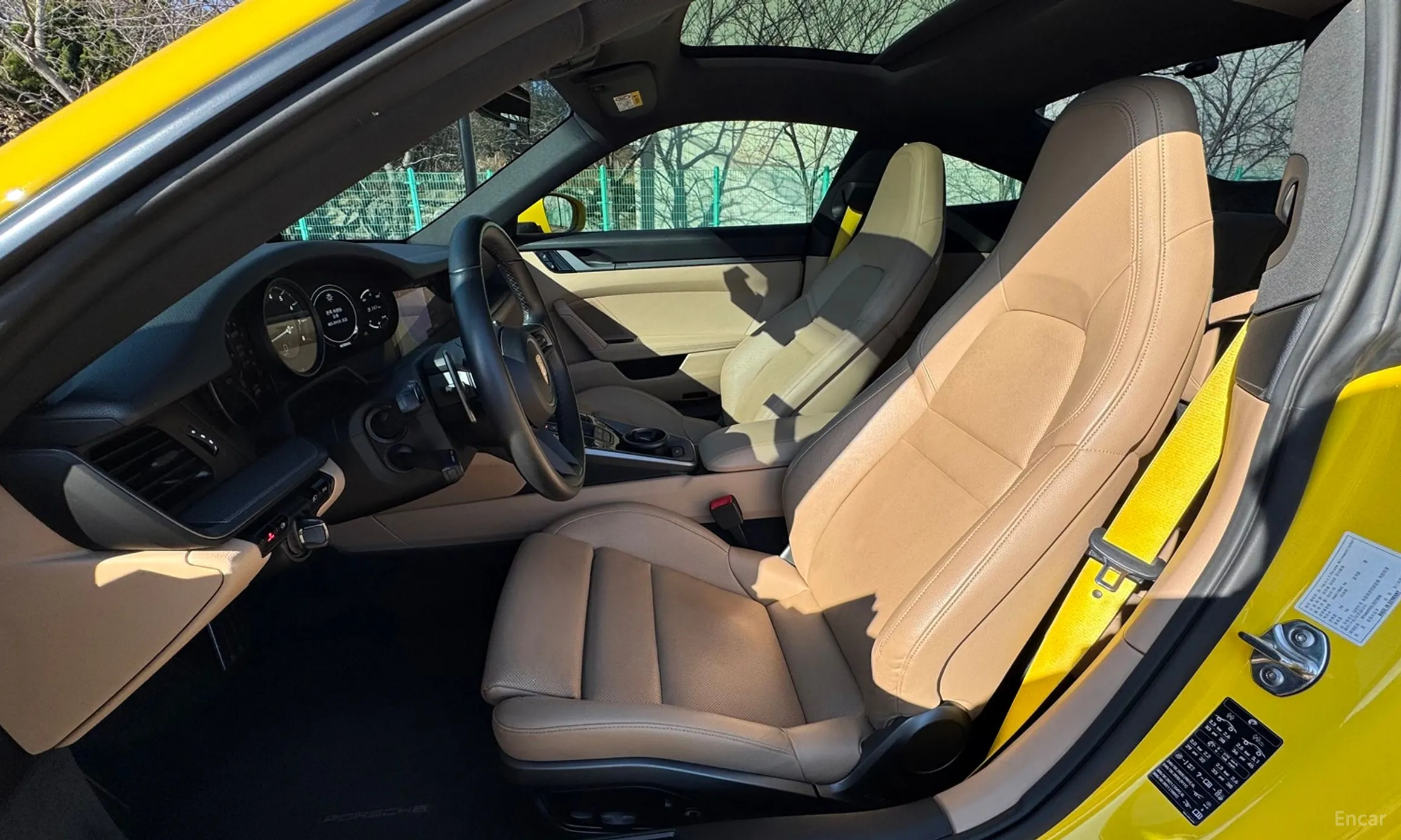 Porsche 911 (992) превью 10