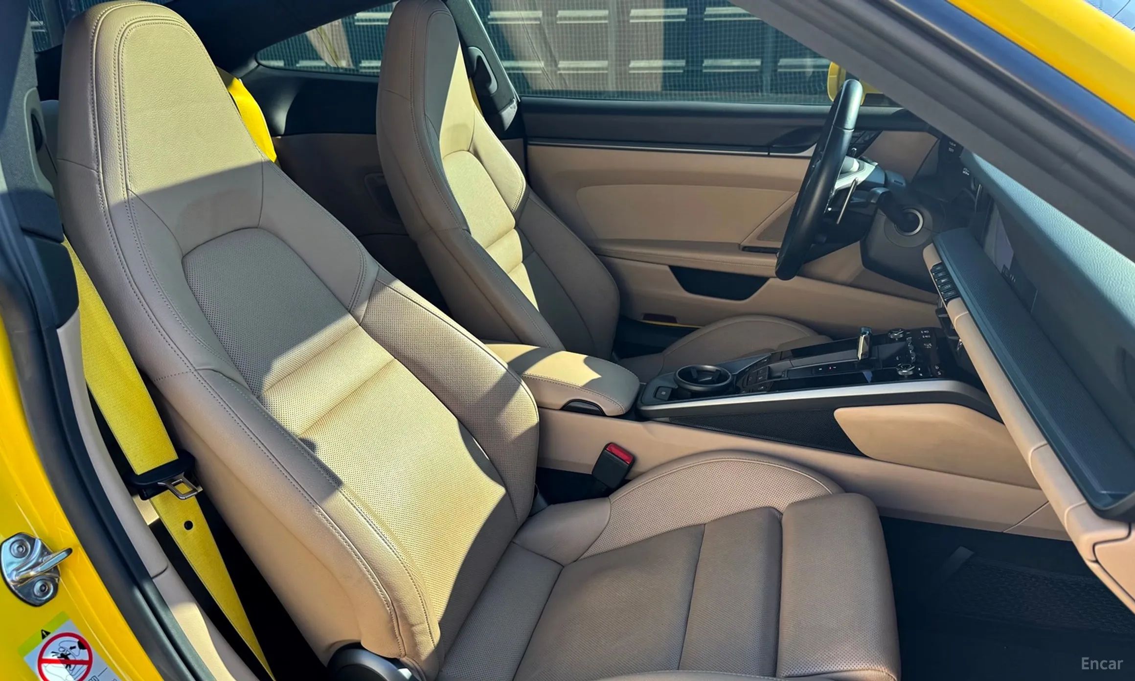Porsche 911 (992) превью 11