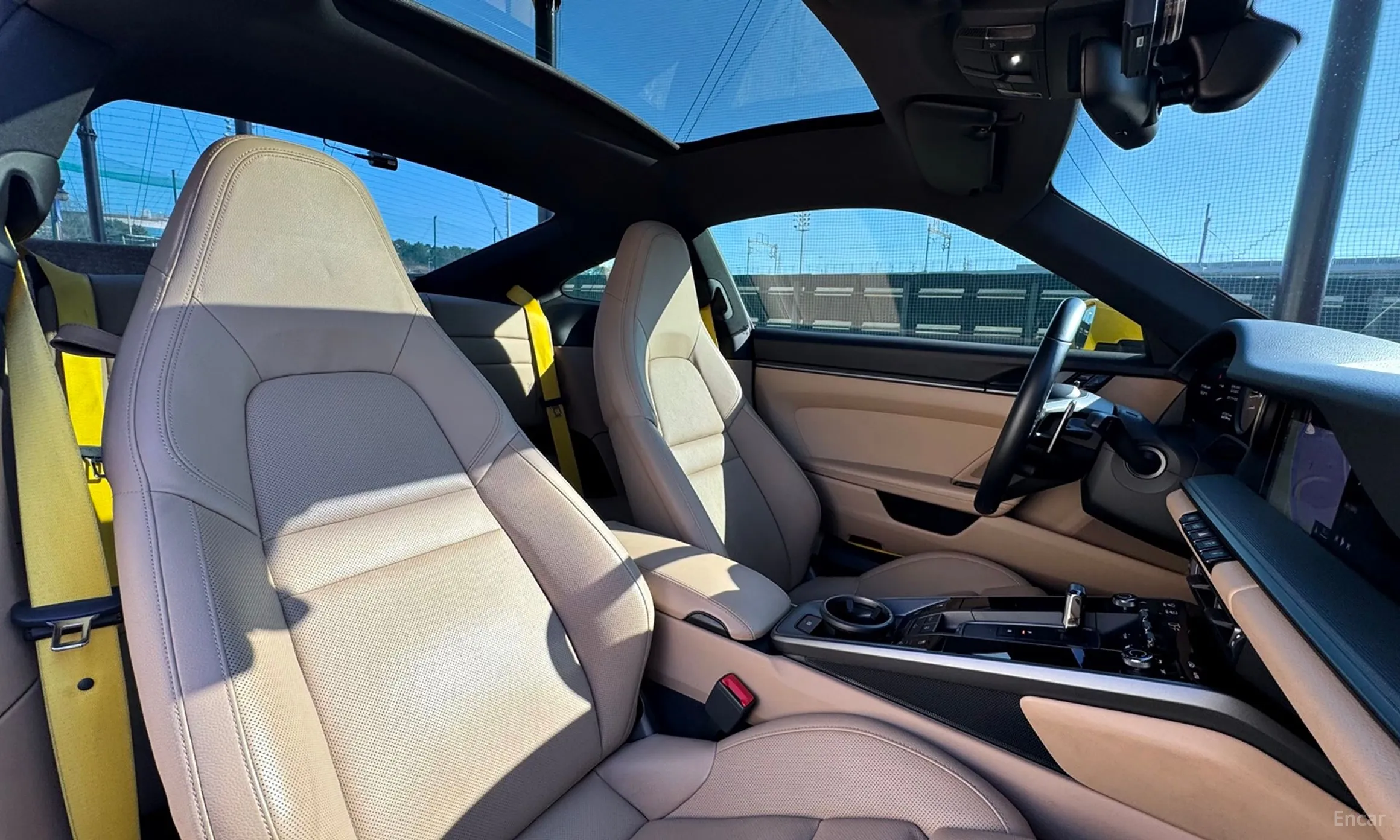 Porsche 911 (992) превью 12