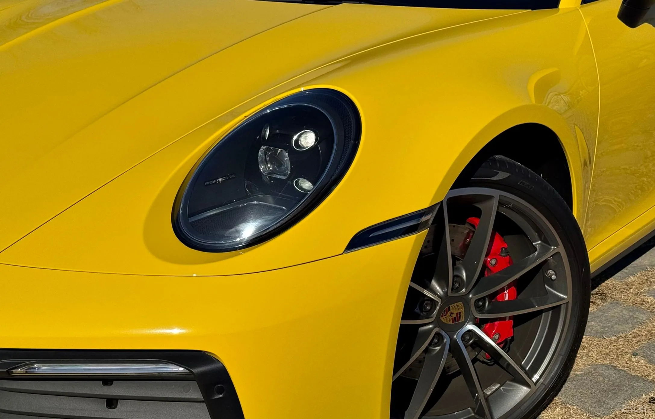 Porsche 911 (992) превью 3