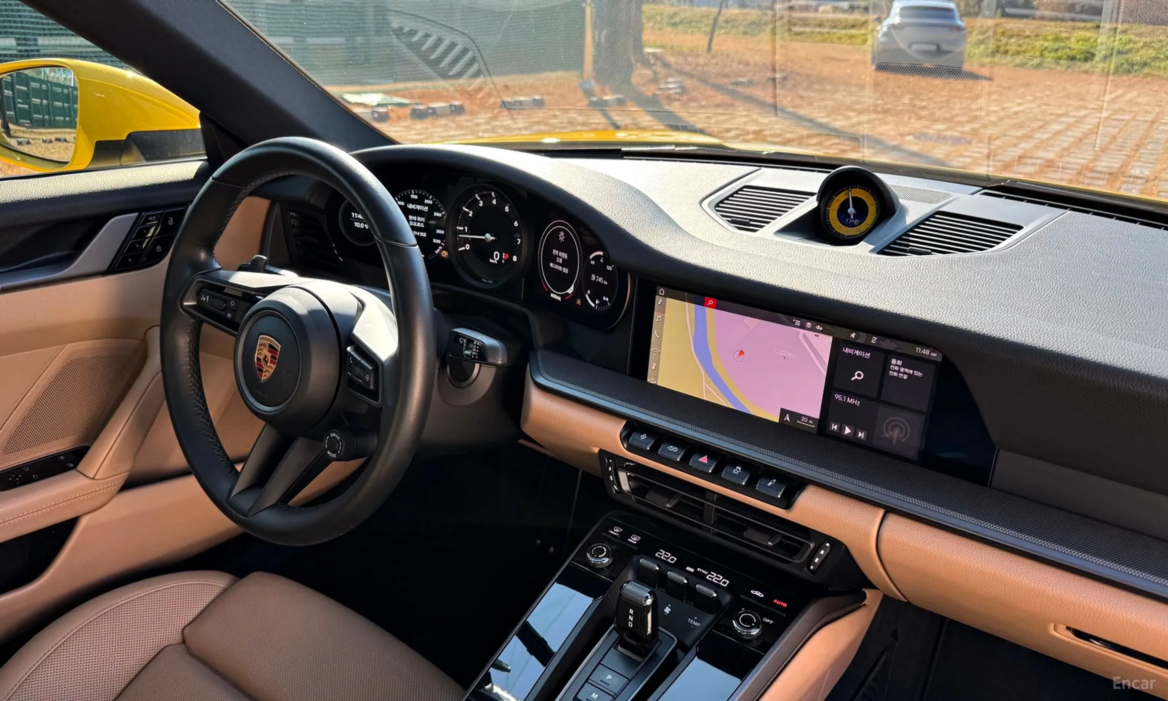 Porsche 911 (992) превью 9