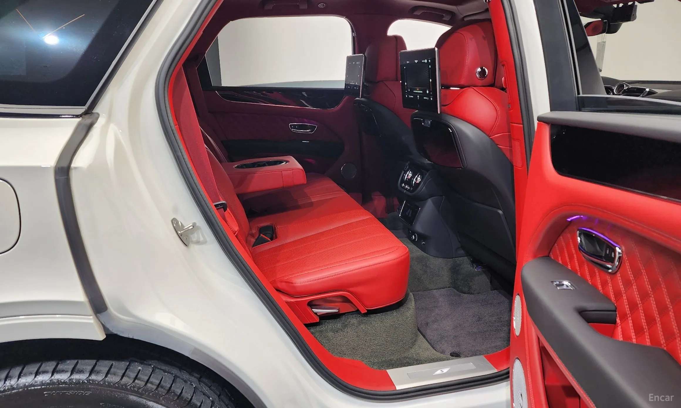 Bentley Bentayga превью 12