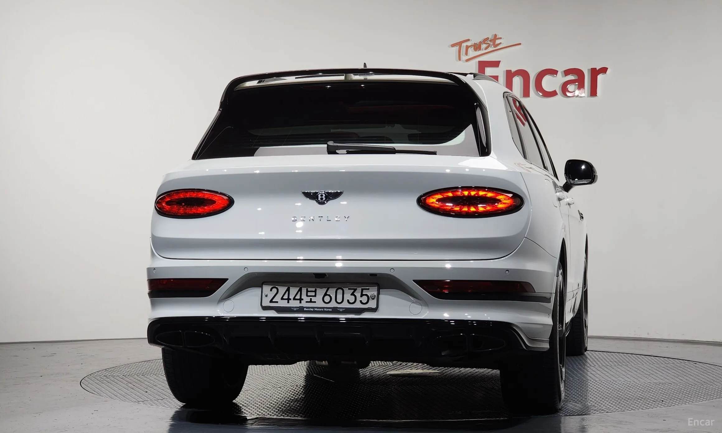 Bentley Bentayga превью 4