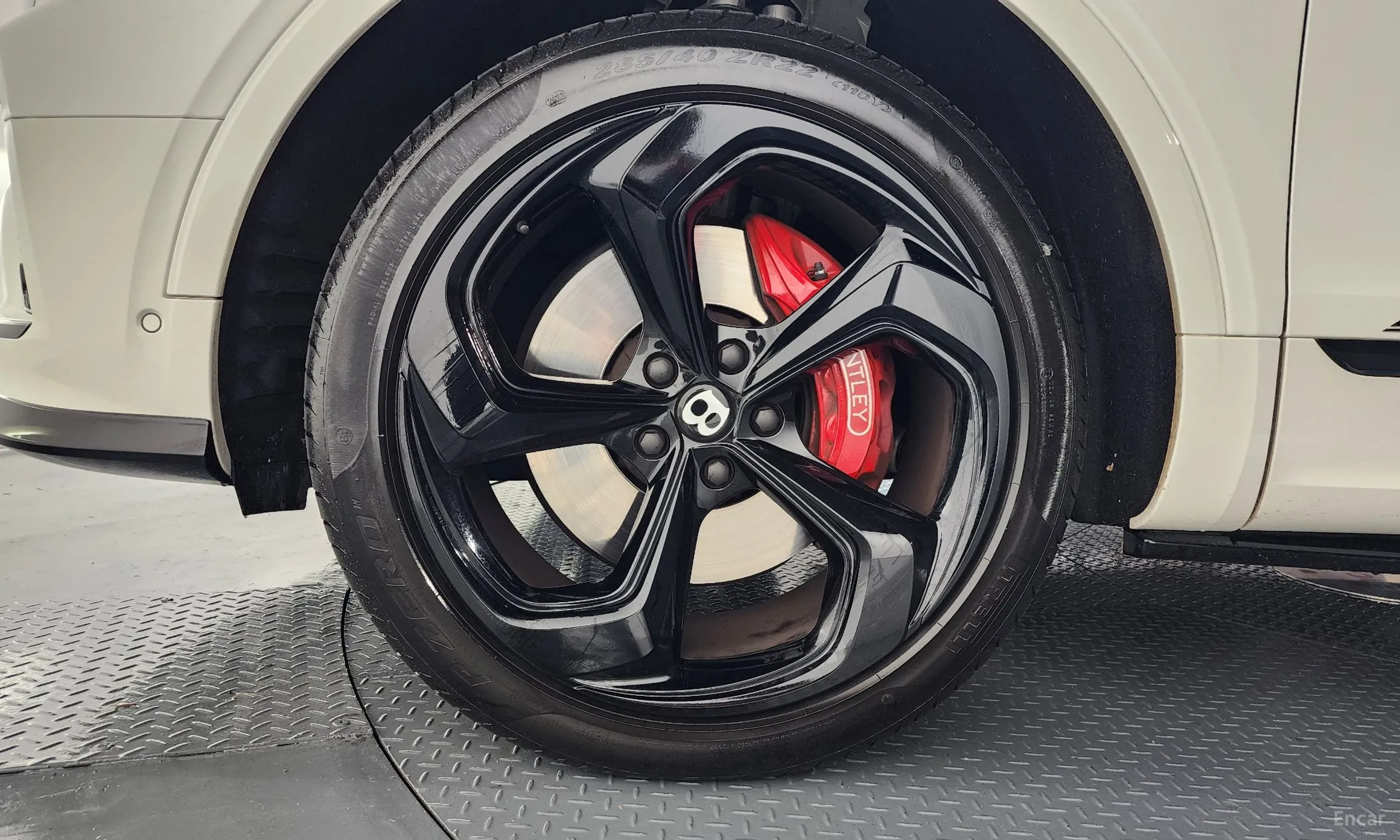Bentley Bentayga превью 5