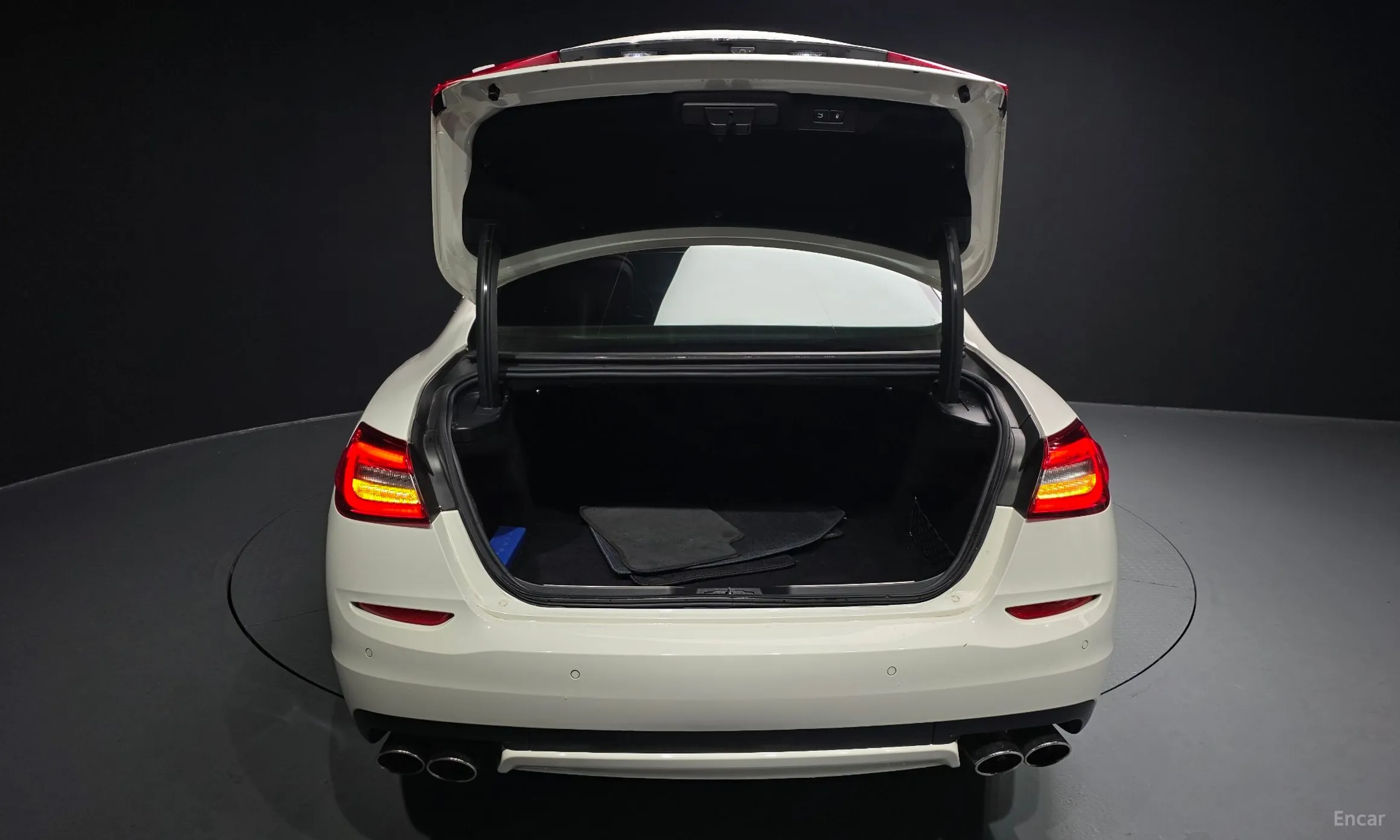 Maserati Quattroporte превью 20