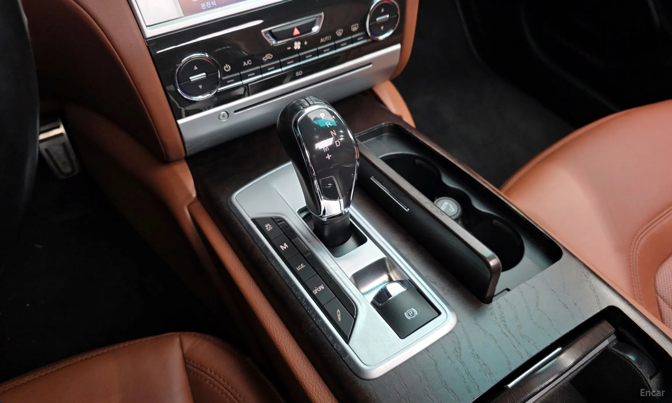 Maserati Quattroporte превью 9